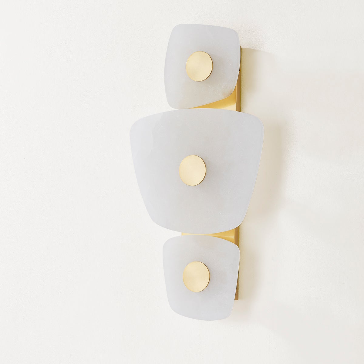 Vavenarae Asymmetric Alabaster Wall Light - Neutralighting
