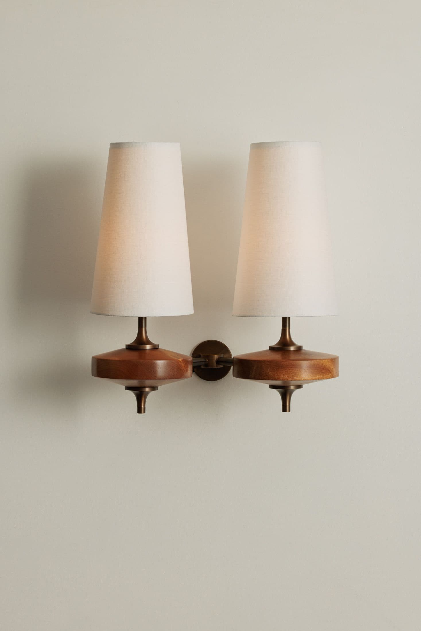 Nydorisra Antike Vintage Wandleuchte aus Messing-Letslighting