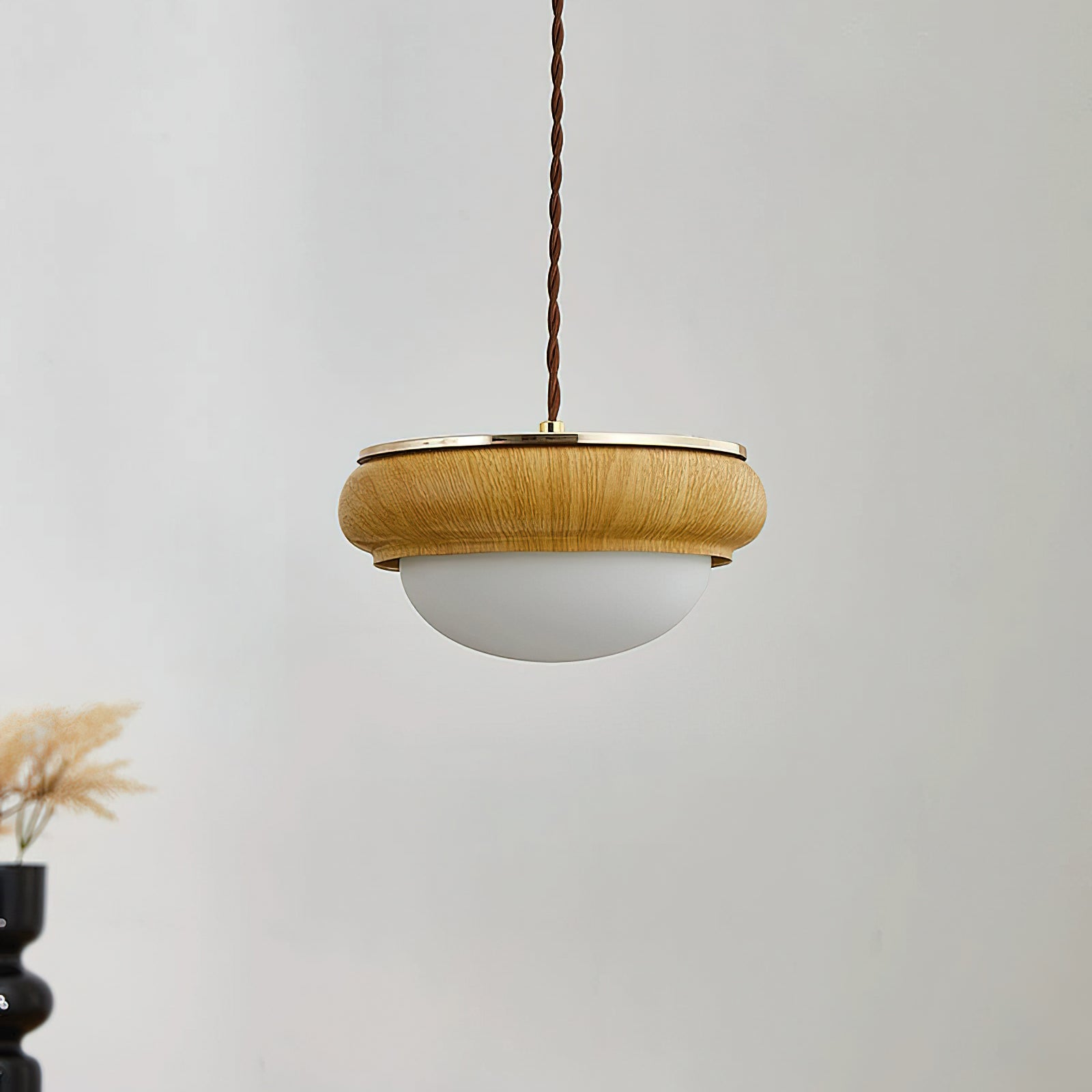 Quillon Pendelleuchte Modern Holzring Mattglas Kugelschirm-Letslighting