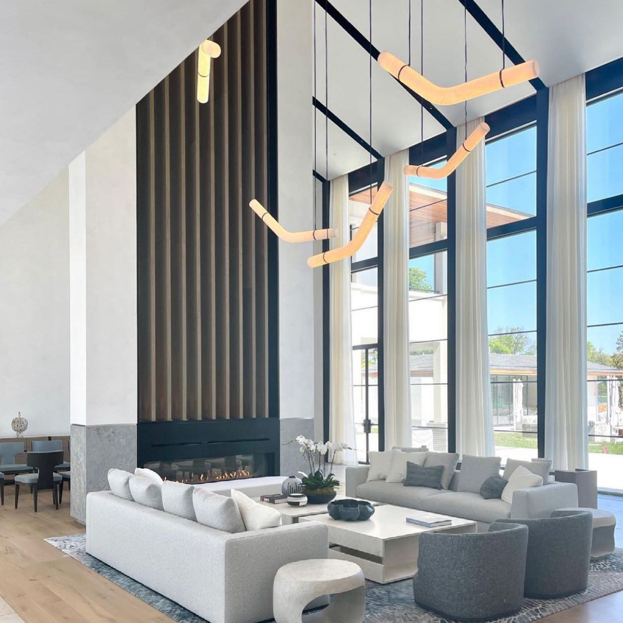 Utalyra Curved Alabaster Pendant Light - Neutralighting