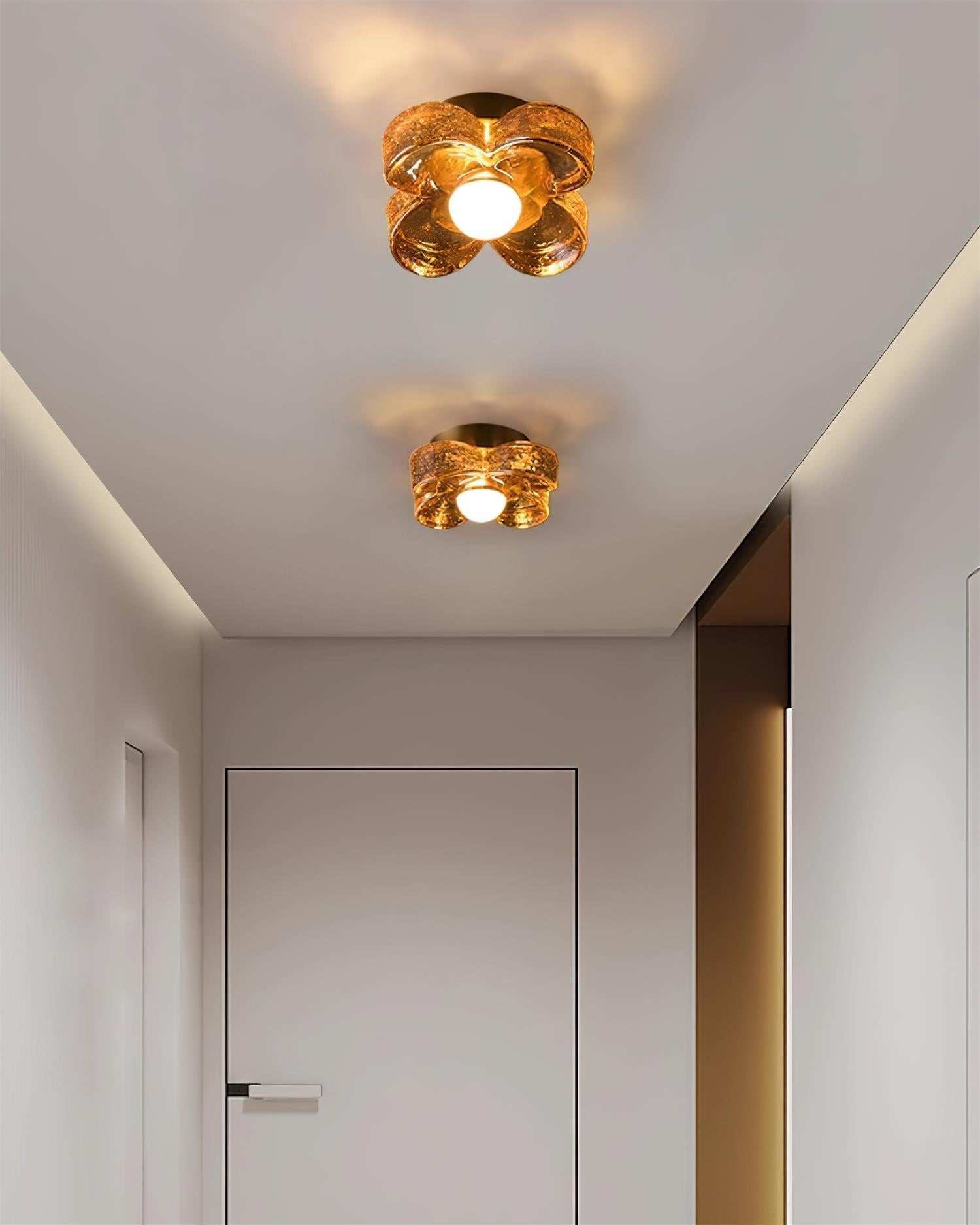 Peyton Vintage Deckenleuchte aus Acryl und Messing-Letslighting