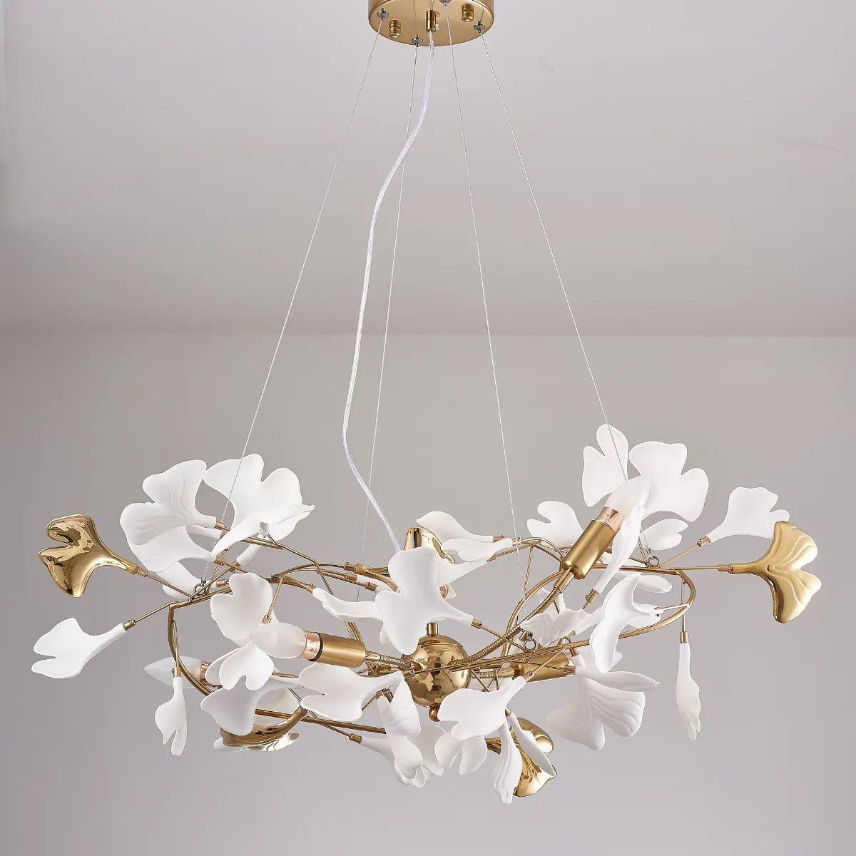 Olivia Modern Kronleuchter Blumen Gold/Weiß Wohnzimmer Metall/Keramik
