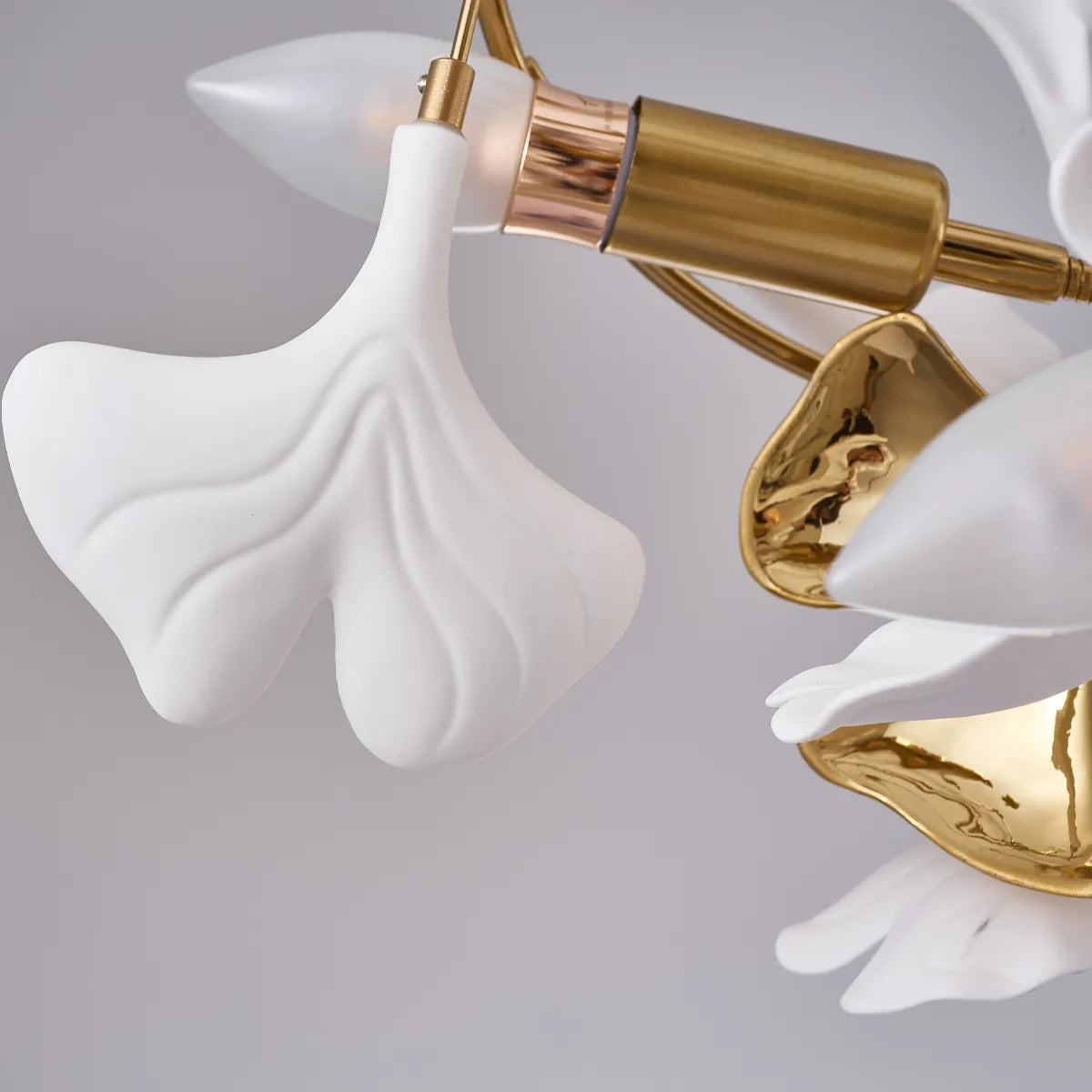 Olivia Modern Kronleuchter Blumen Gold/Weiß Wohnzimmer Metall/Keramik