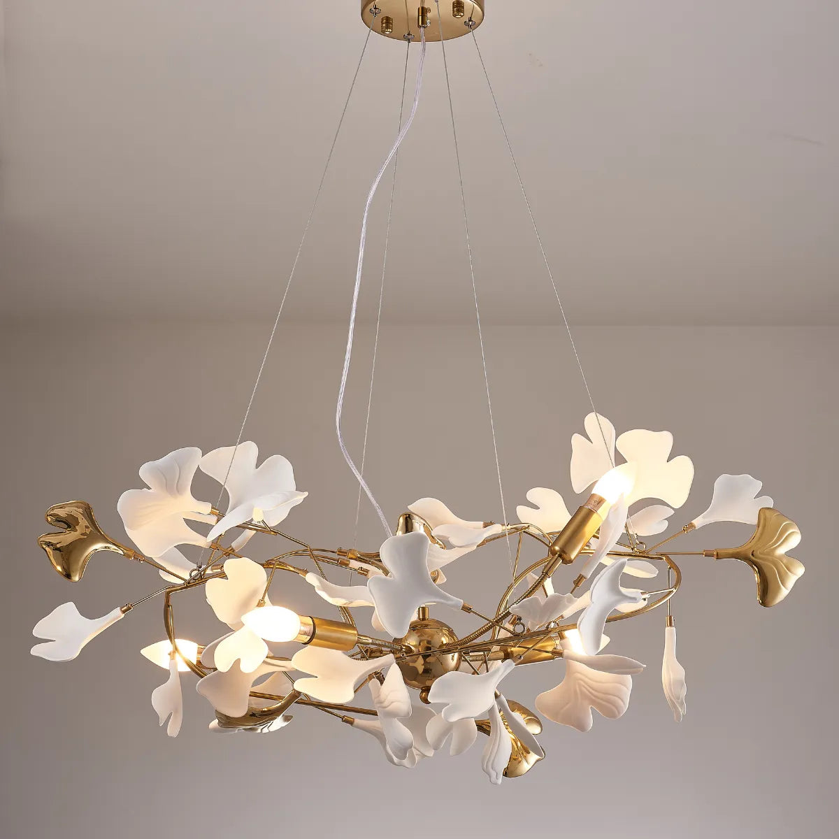 Olivia Modern Kronleuchter Blumen Gold/Weiß Wohnzimmer Metall/Keramik