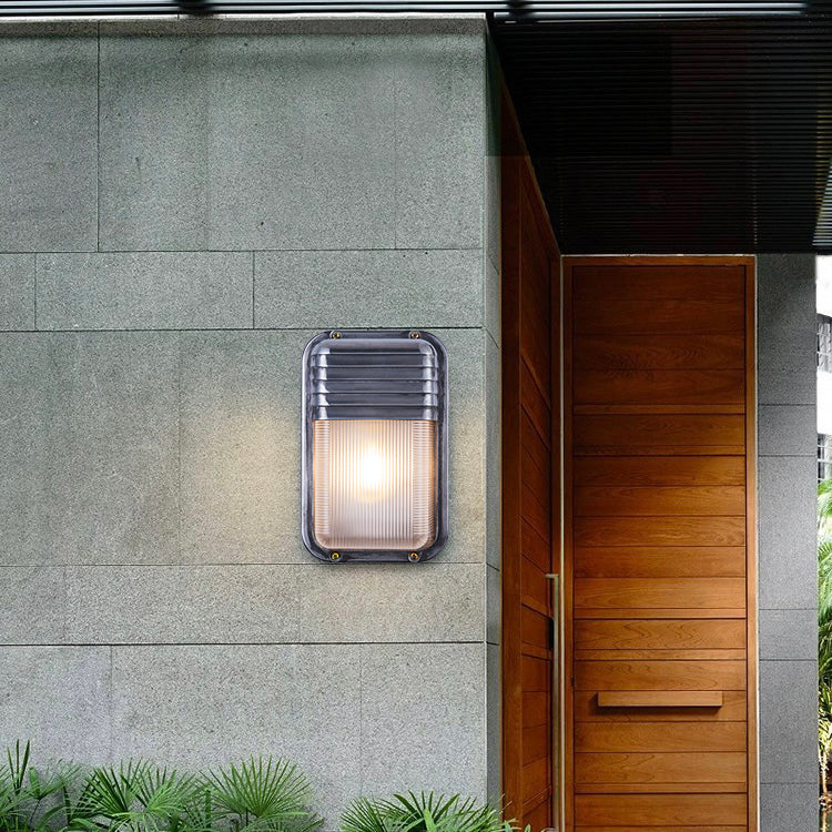 Wyre Geometrische moderne Wandleuchte aus Metall und Glas