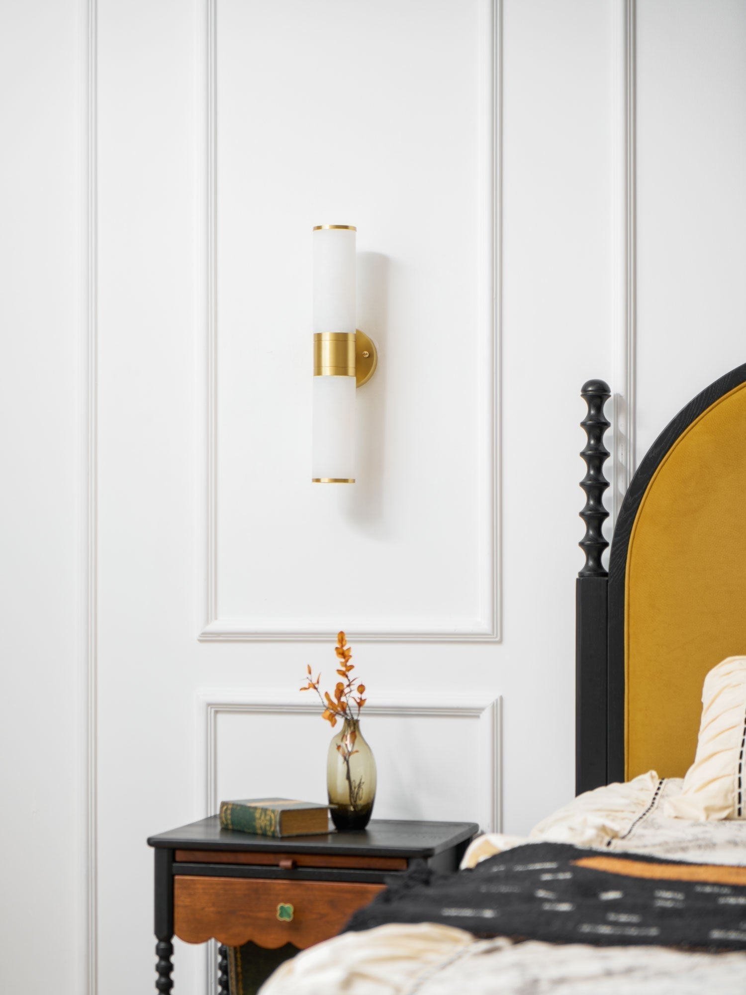 Kaia Minimalist Alabaster Wall Lamp - Neutralighting