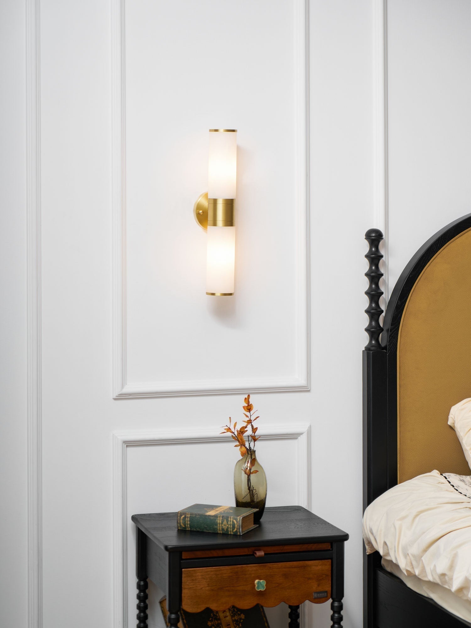 Kaia Minimalist Alabaster Wall Lamp - Neutralighting