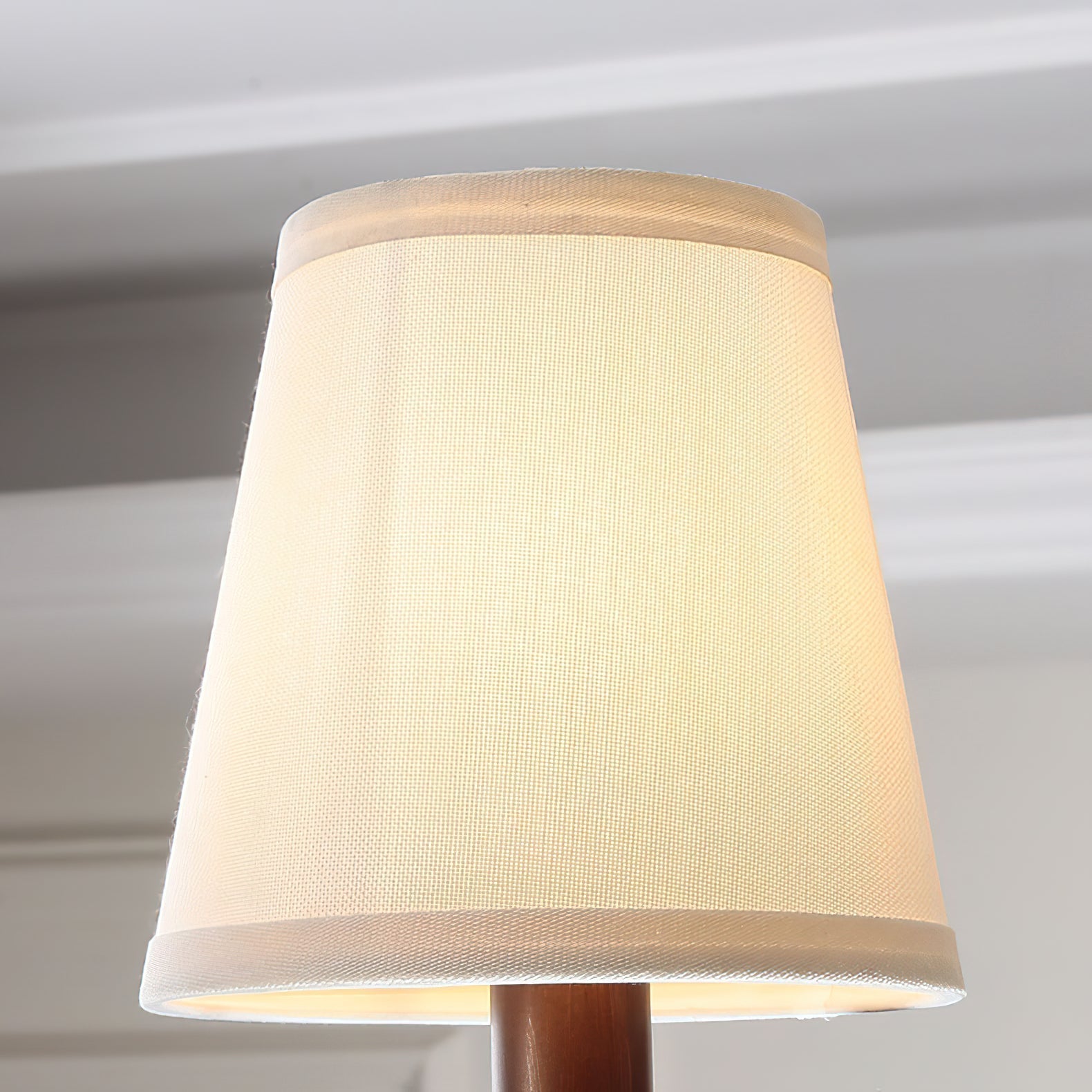 Zosolia Vintage Kronleuchter aus Messing mit Stoffbezug-Letslighting