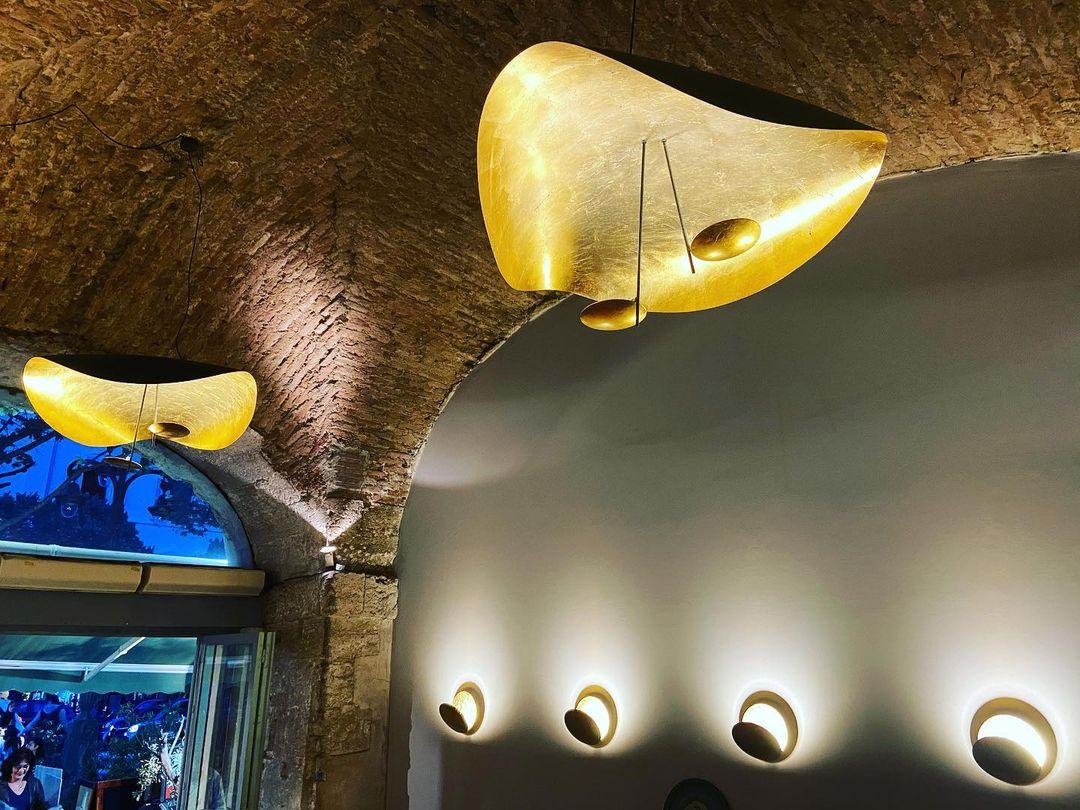 Lustra Pendelleuchte Schwarz Gold Gekrümmt Schirm-Letslighting