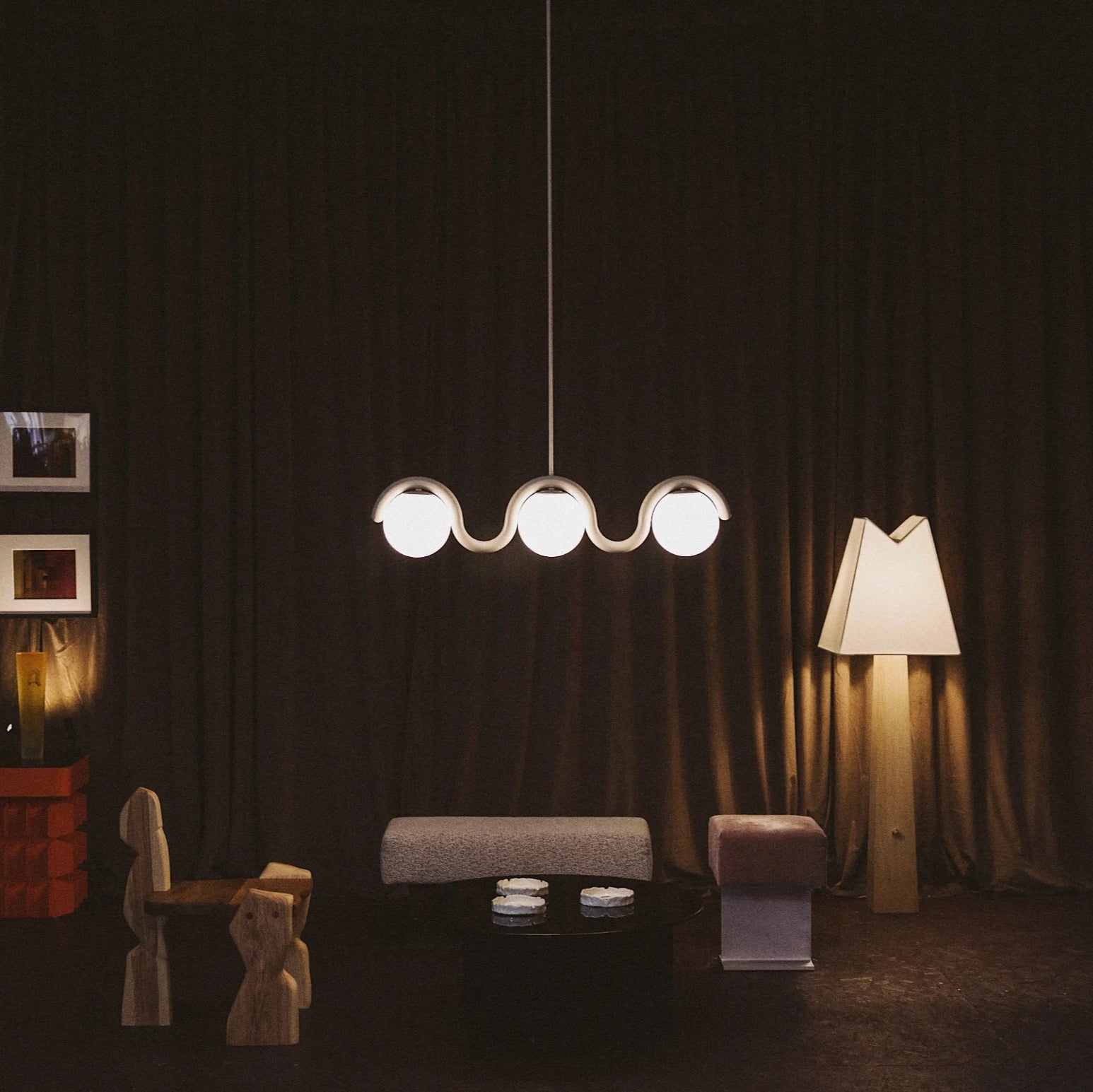 Uveta Linearer Kronleuchter in Rot & Silber