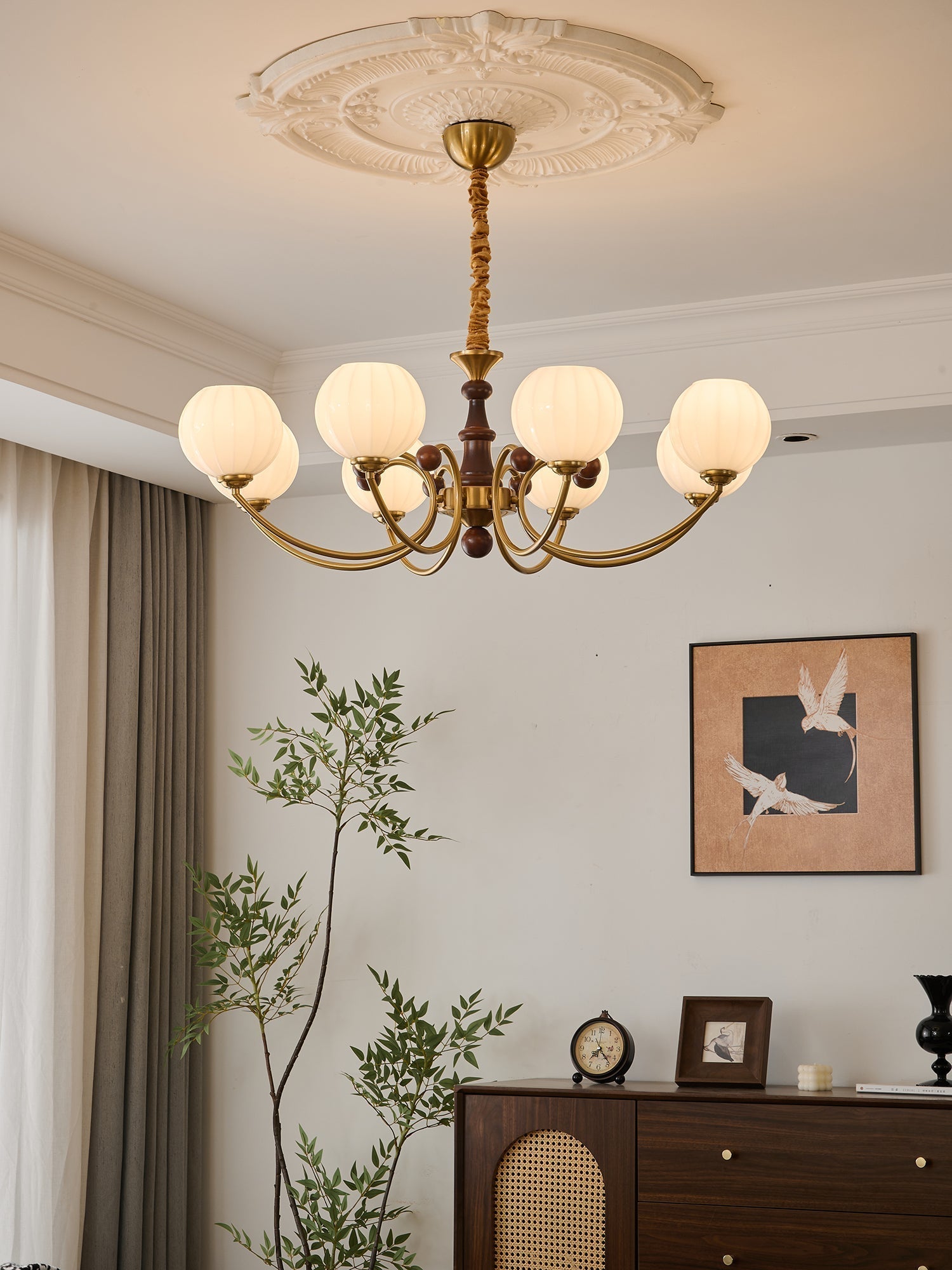 Omirara Traditioneller Eleganter Kronleuchter aus Vintage-Holz-Letslighting