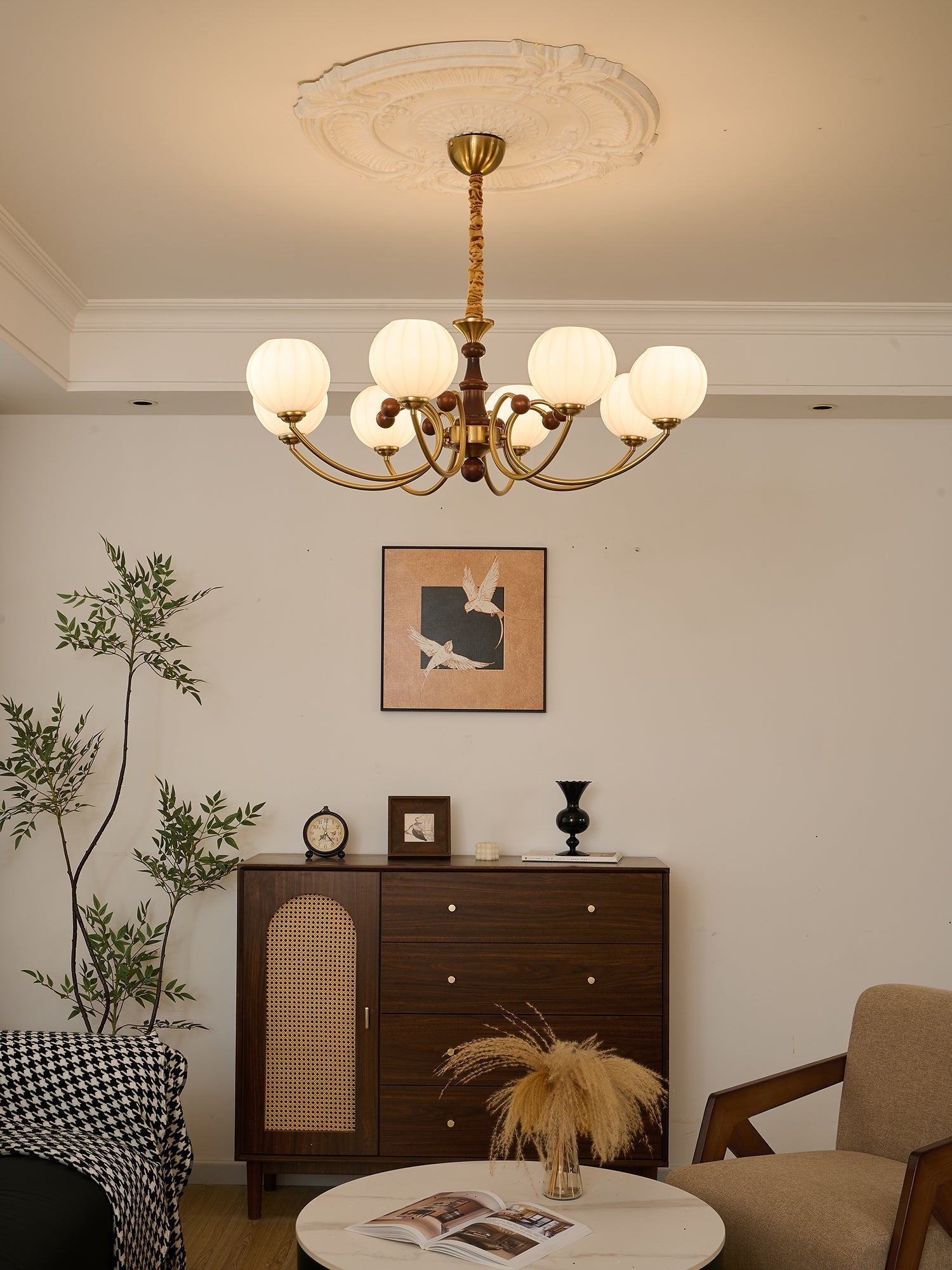 Omirara Traditioneller Eleganter Kronleuchter aus Vintage-Holz-Letslighting