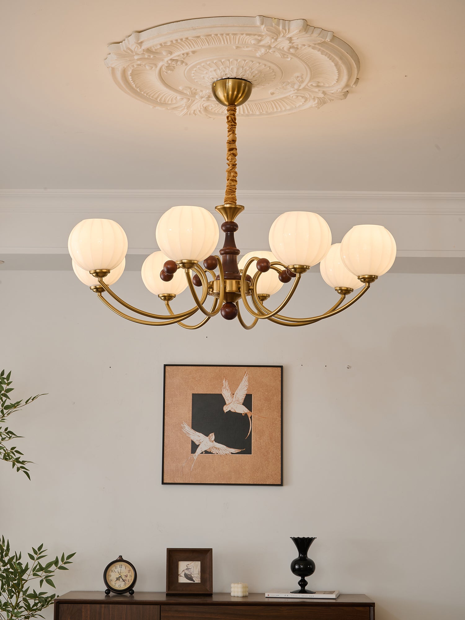Omirara Traditioneller Eleganter Kronleuchter aus Vintage-Holz-Letslighting