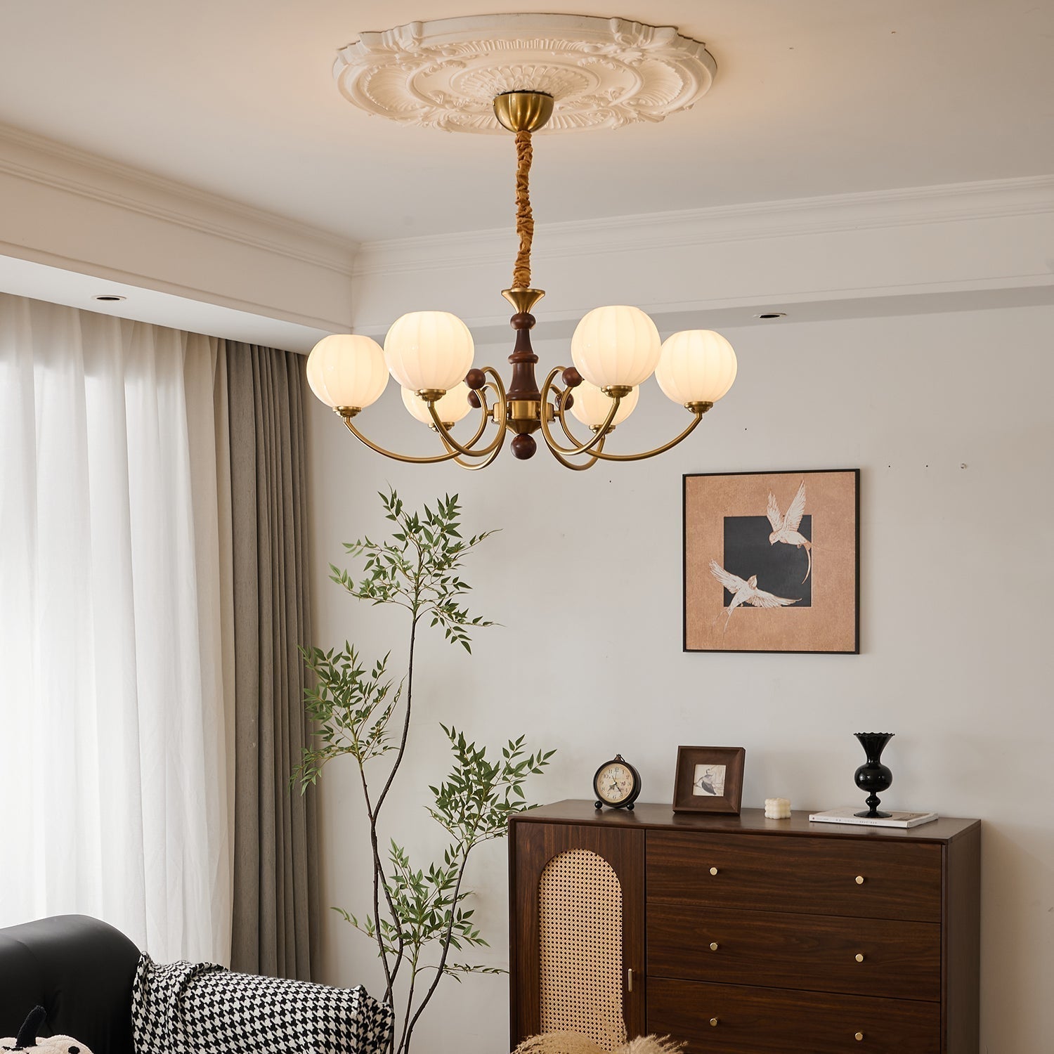Omirara Traditioneller Eleganter Kronleuchter aus Vintage-Holz-Letslighting