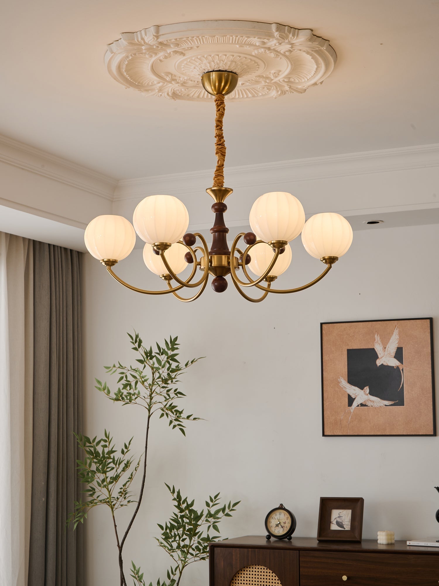 Omirara Traditioneller Eleganter Kronleuchter aus Vintage-Holz-Letslighting