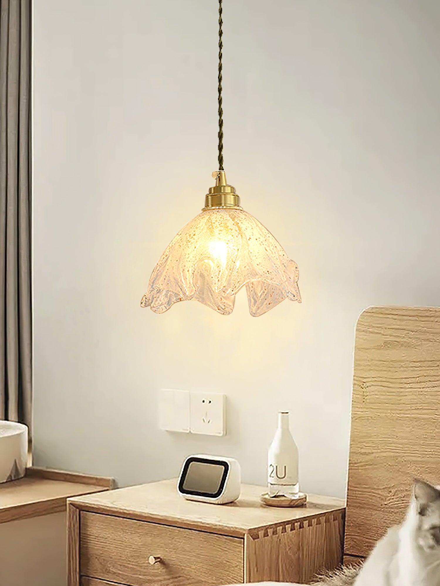 Solara Pendelleuchte Messing Rüschen Glas Lotus Vintage-Letslighting
