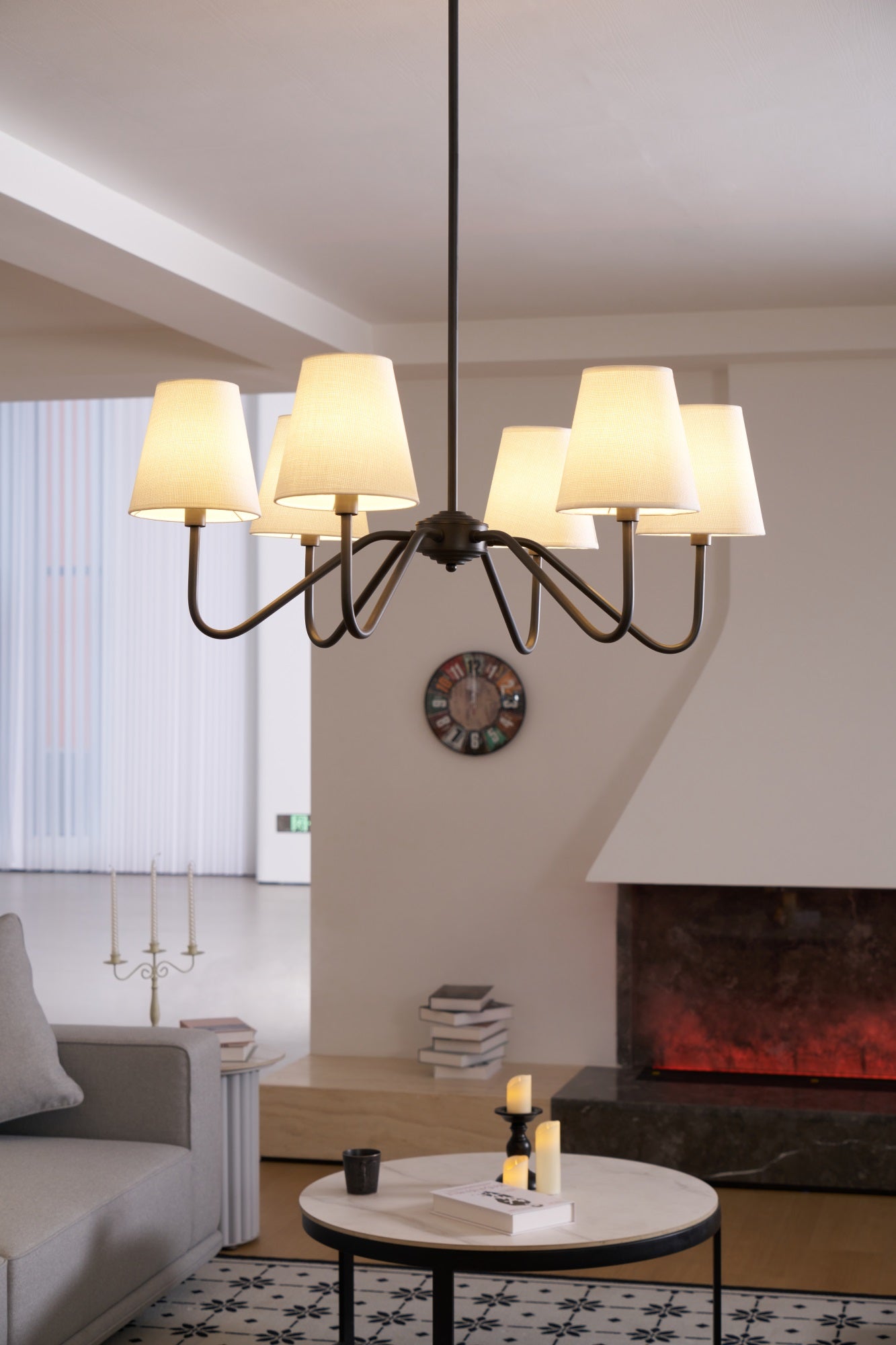 Aurvarira Lumos Klassischer Kronleuchter aus Schwarzem Stoff-Letslighting