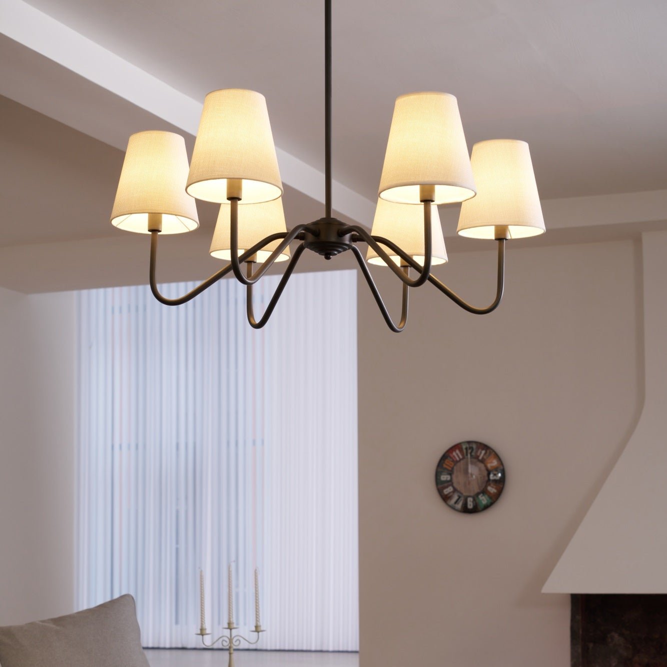 Aurvarira Lumos Klassischer Kronleuchter aus Schwarzem Stoff-Letslighting