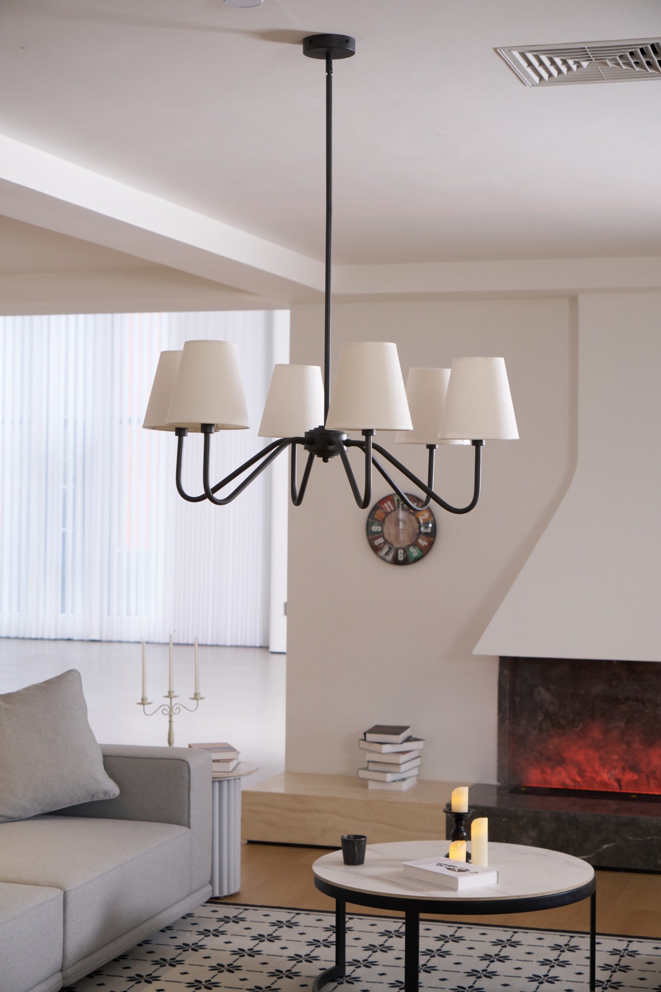 Aurvarira Lumos Klassischer Kronleuchter aus Schwarzem Stoff-Letslighting