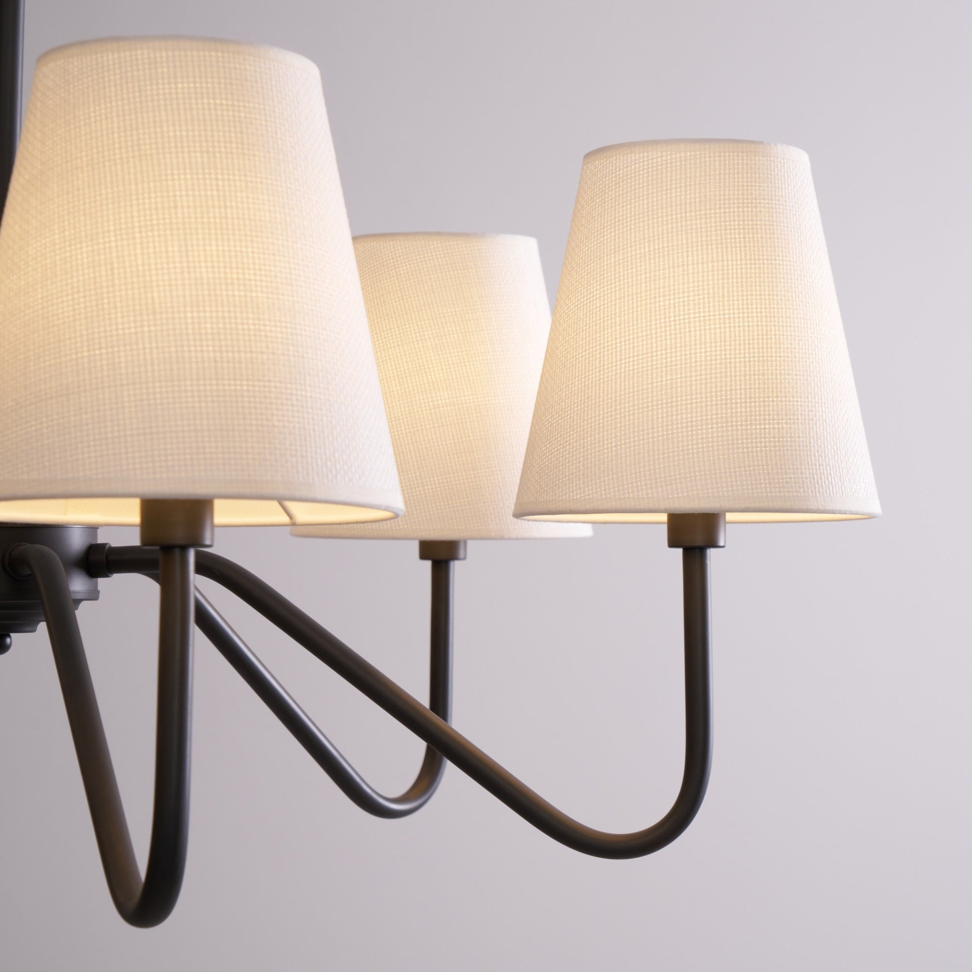 Aurvarira Lumos Klassischer Kronleuchter aus Schwarzem Stoff-Letslighting