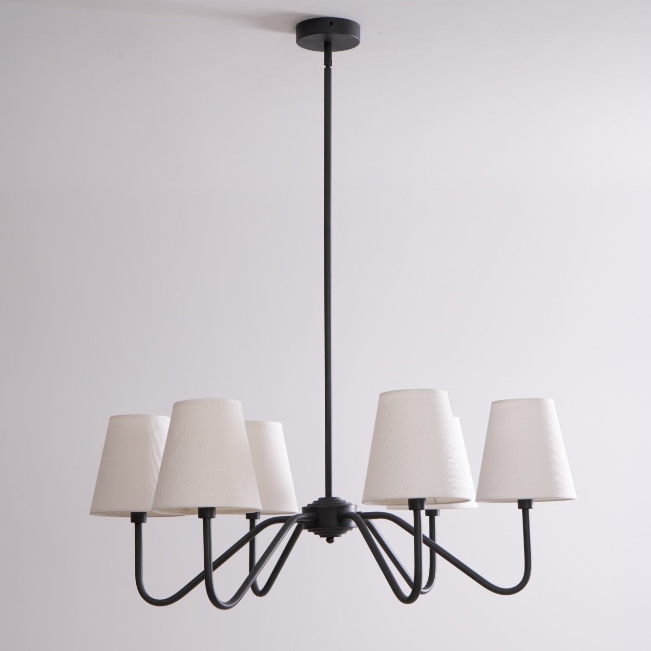Aurvarira Lumos Klassischer Kronleuchter aus Schwarzem Stoff-Letslighting