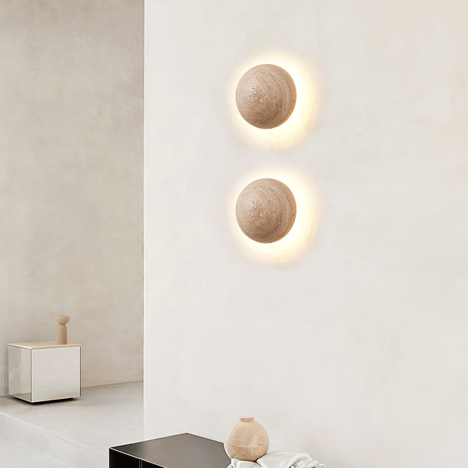Nyvarion Minimalist Travertine Wall Light - Neutralighting