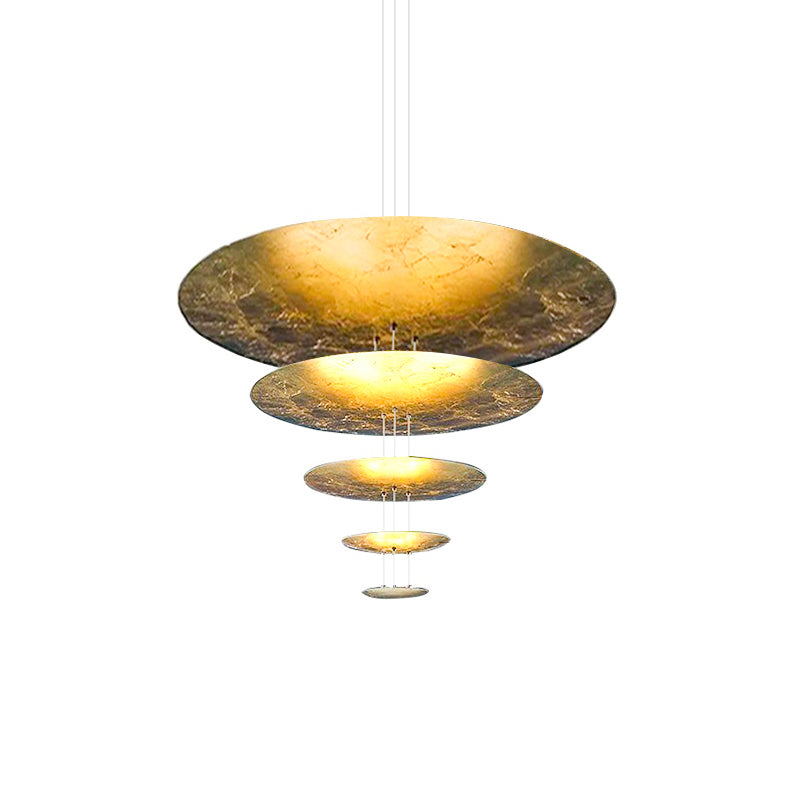 Zathaara Mehrlagige Pendelleuchte aus Goldfolie-Letslighting