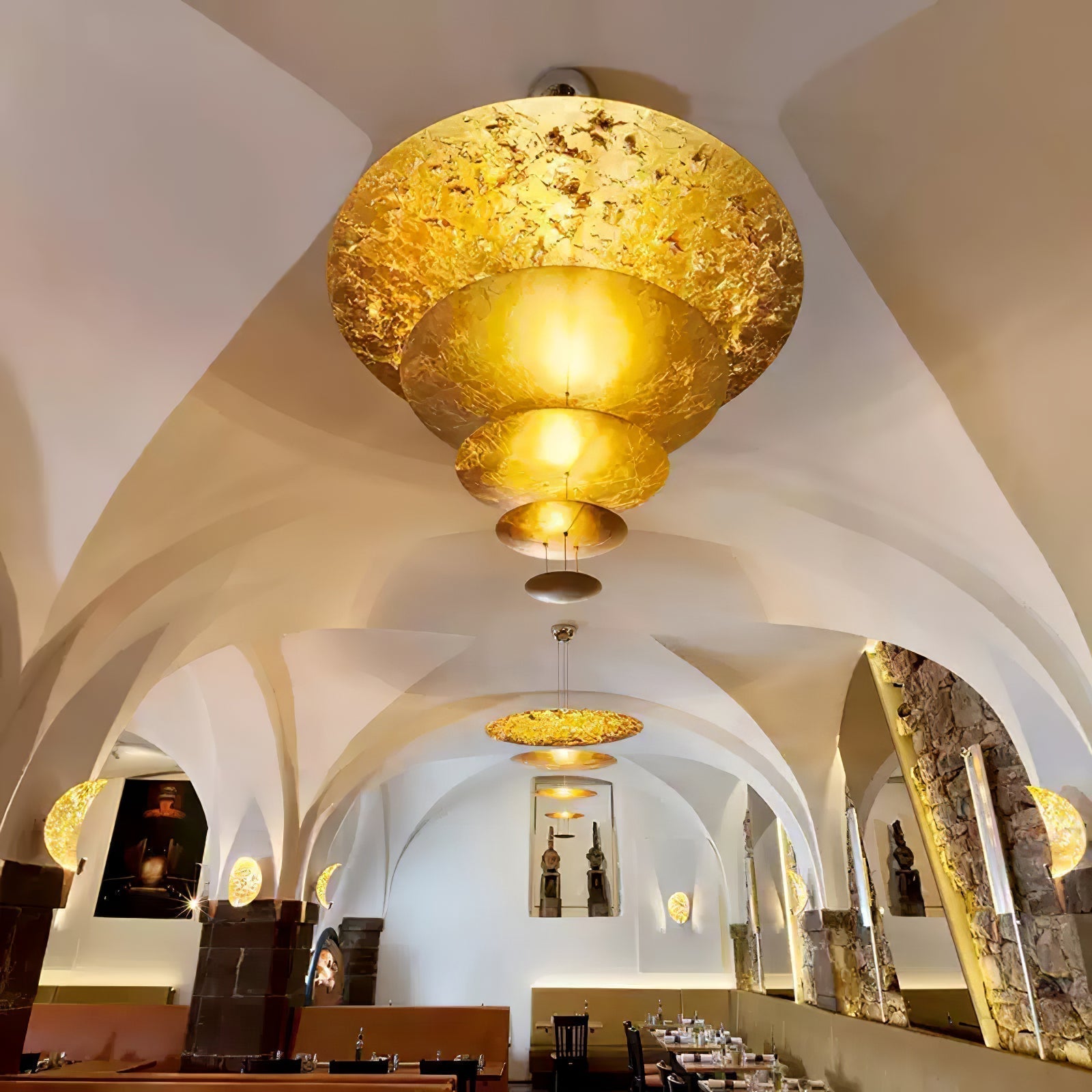 Zathaara Mehrlagige Pendelleuchte aus Goldfolie-Letslighting