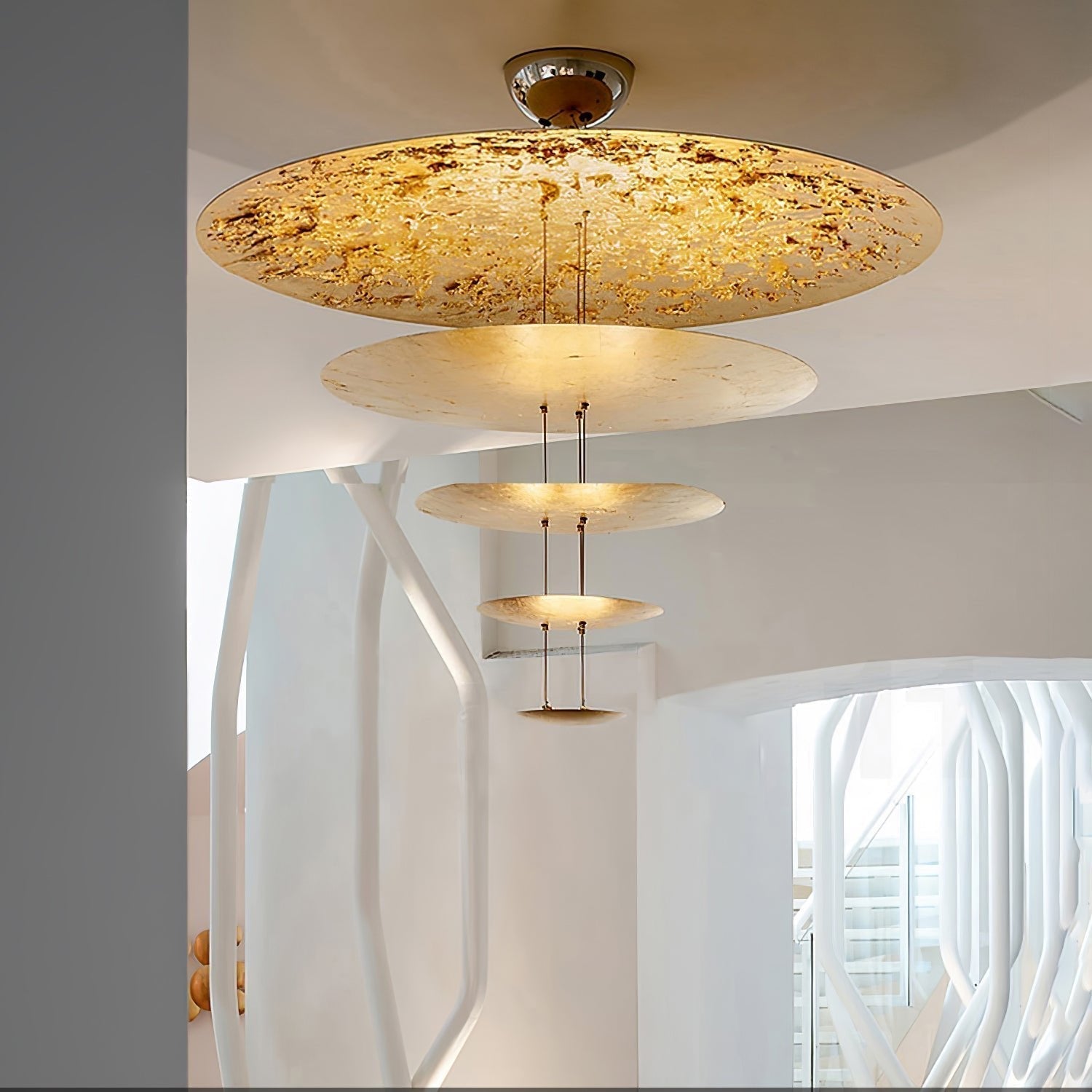 Zathaara Mehrlagige Pendelleuchte aus Goldfolie-Letslighting