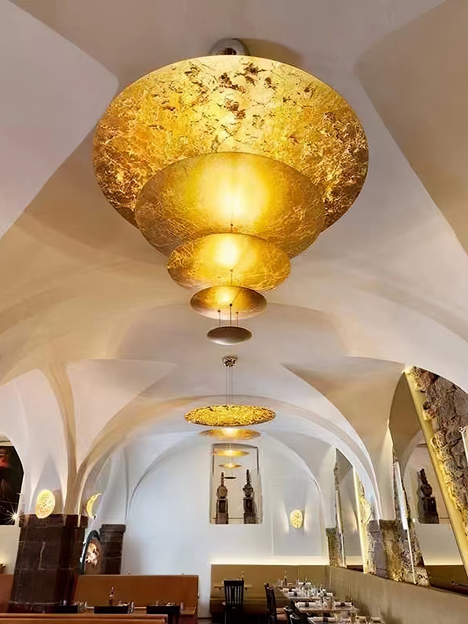 Zathaara Mehrlagige Pendelleuchte aus Goldfolie-Letslighting