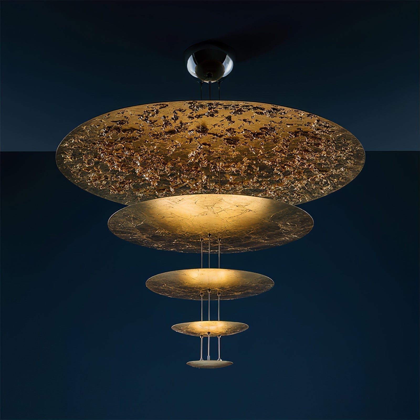 Zathaara Mehrlagige Pendelleuchte aus Goldfolie-Letslighting
