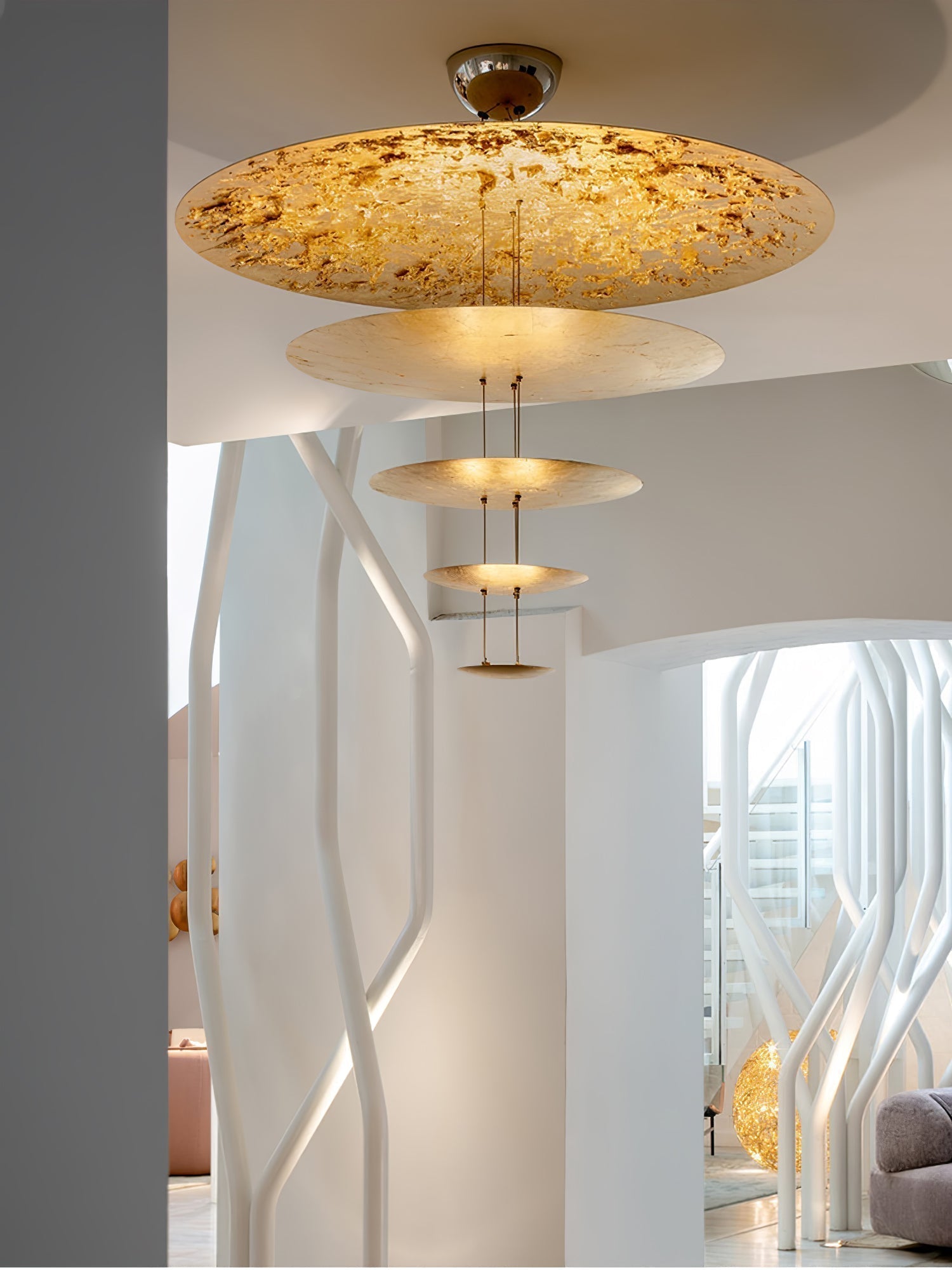 Zathaara Mehrlagige Pendelleuchte aus Goldfolie-Letslighting