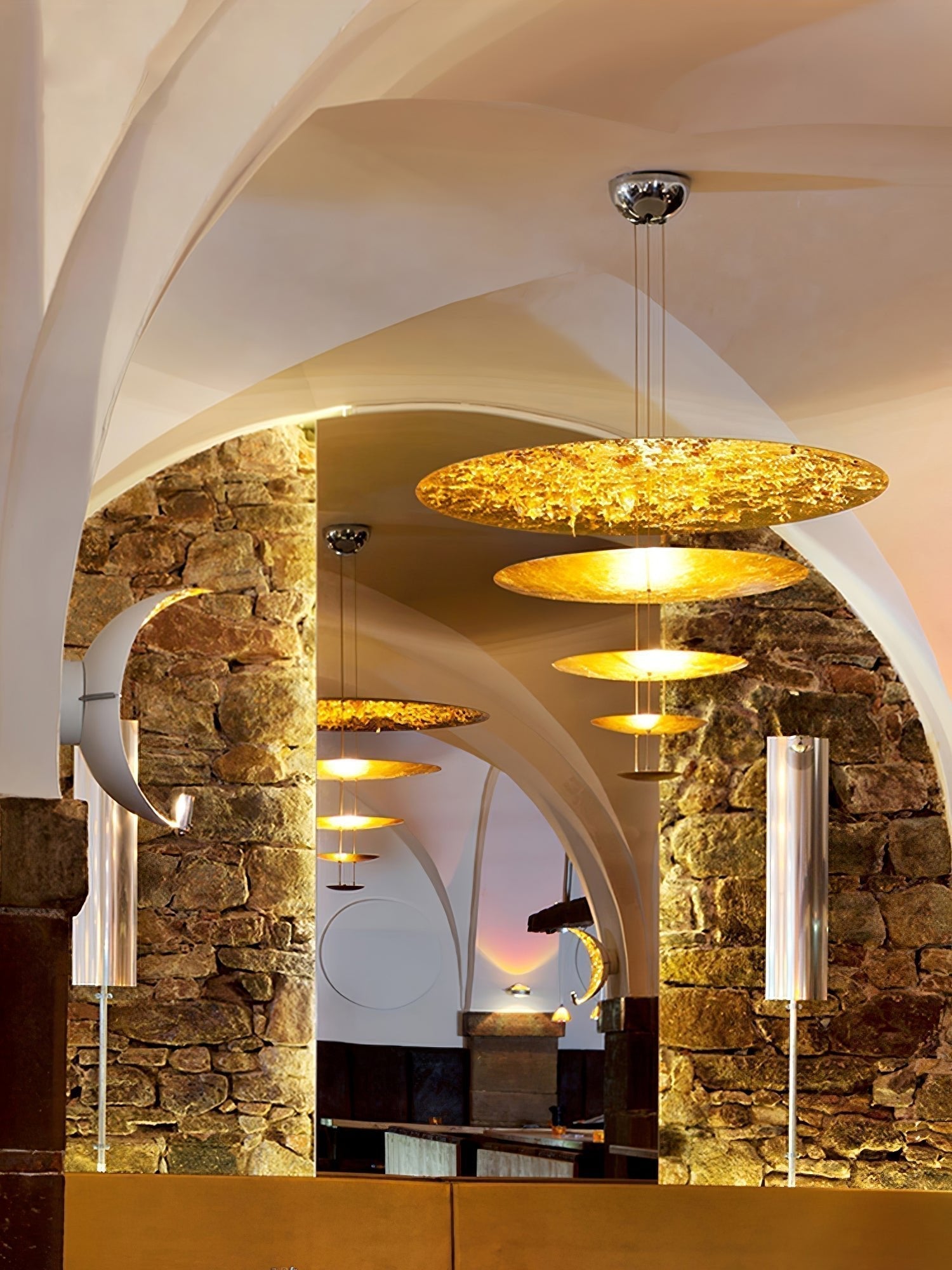 Zathaara Mehrlagige Pendelleuchte aus Goldfolie-Letslighting