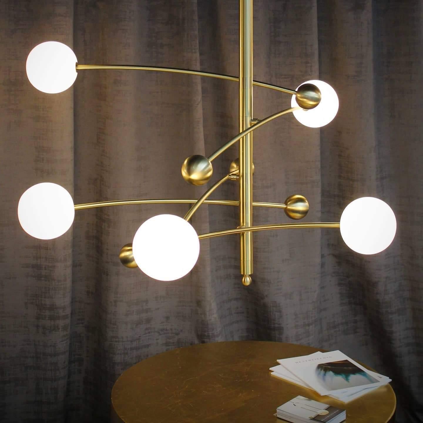 Lustra Kronleuchter Messing Vertikalstrahl Globus-Letslighting