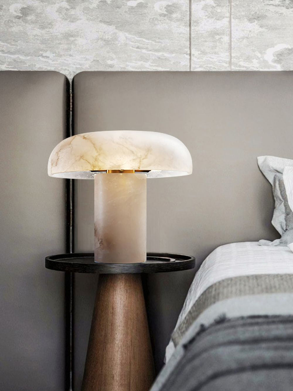 Morgana Minimalistische Tischlampe aus Messing-Letslighting