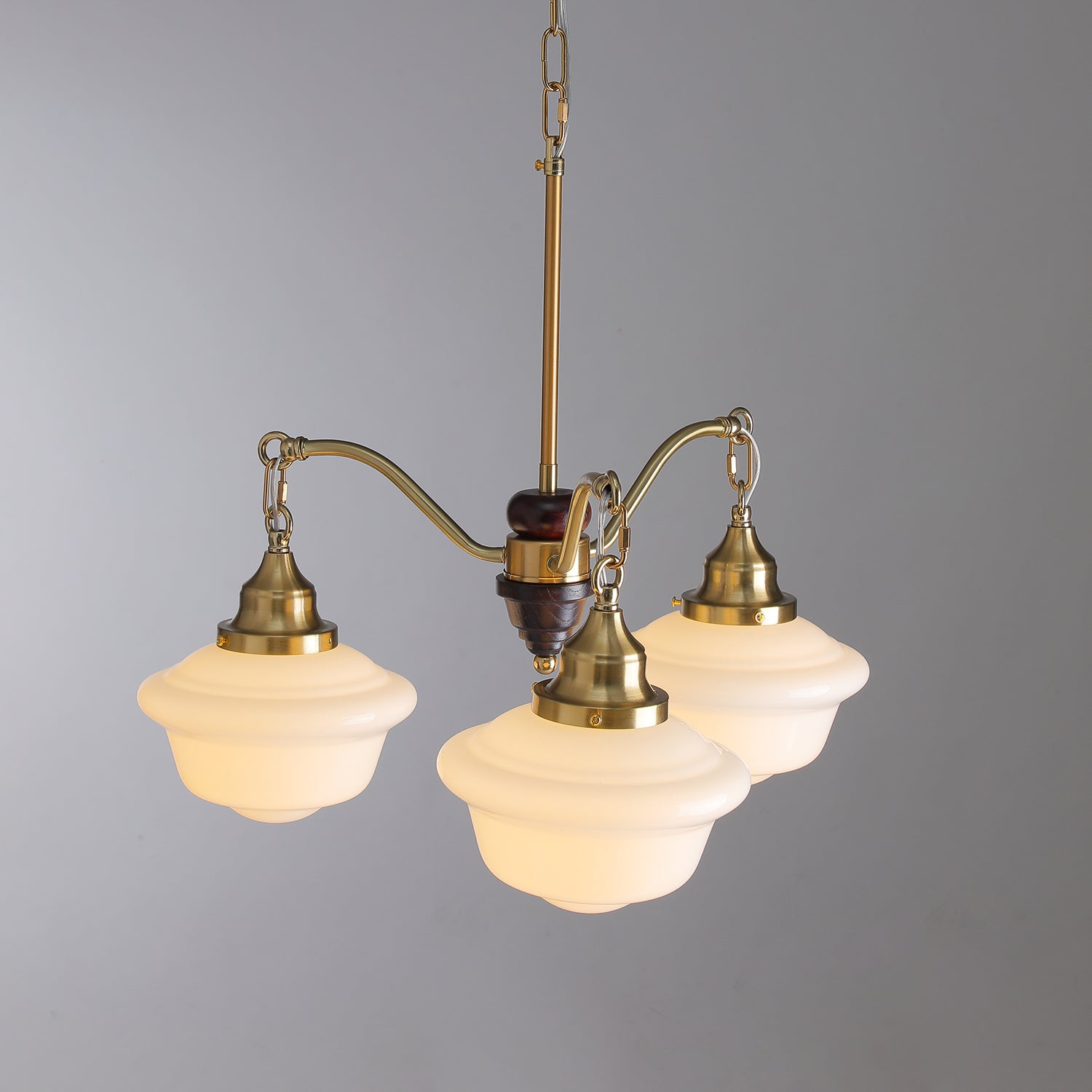 Lustra Kronleuchter Messing Holz Milchglas Klassisch-Letslighting