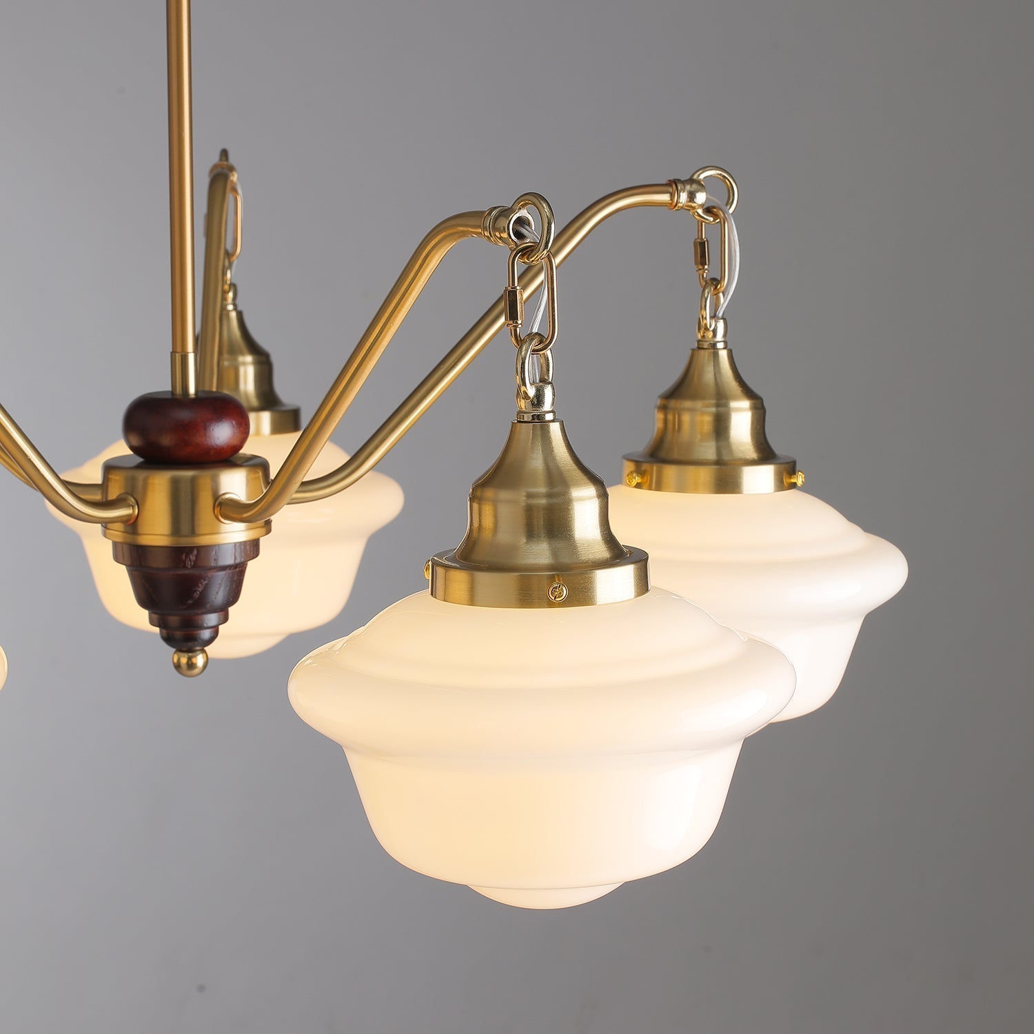 Lustra Kronleuchter Messing Holz Milchglas Klassisch-Letslighting