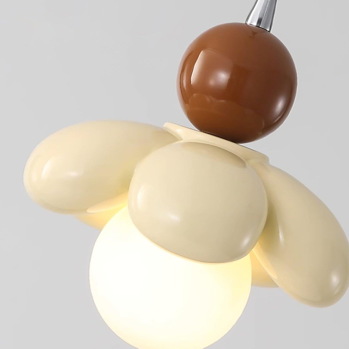 Blossi Moderne Pendelleuchte mit Blumenmotiv aus Kunstharz-Letslighting