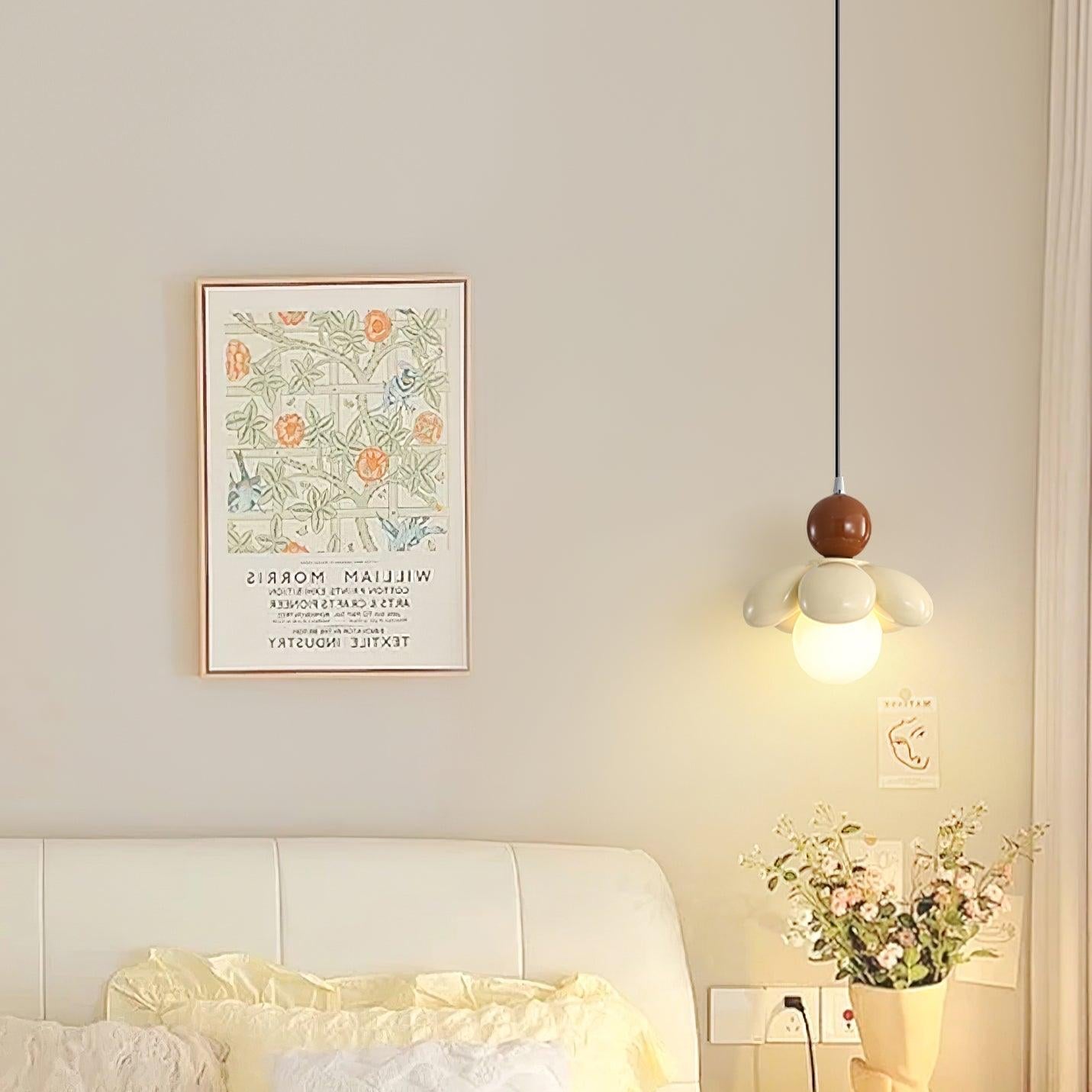 Blossi Moderne Pendelleuchte mit Blumenmotiv aus Kunstharz-Letslighting