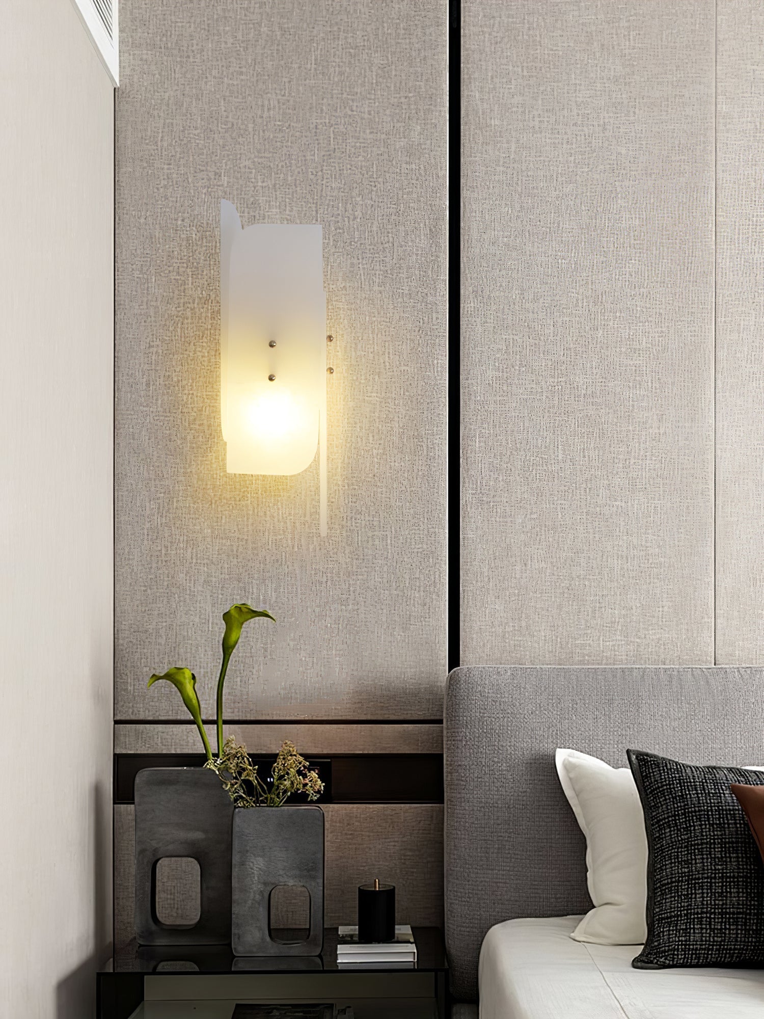 Veyra Alabaster Wall Sconce - Neutralighting