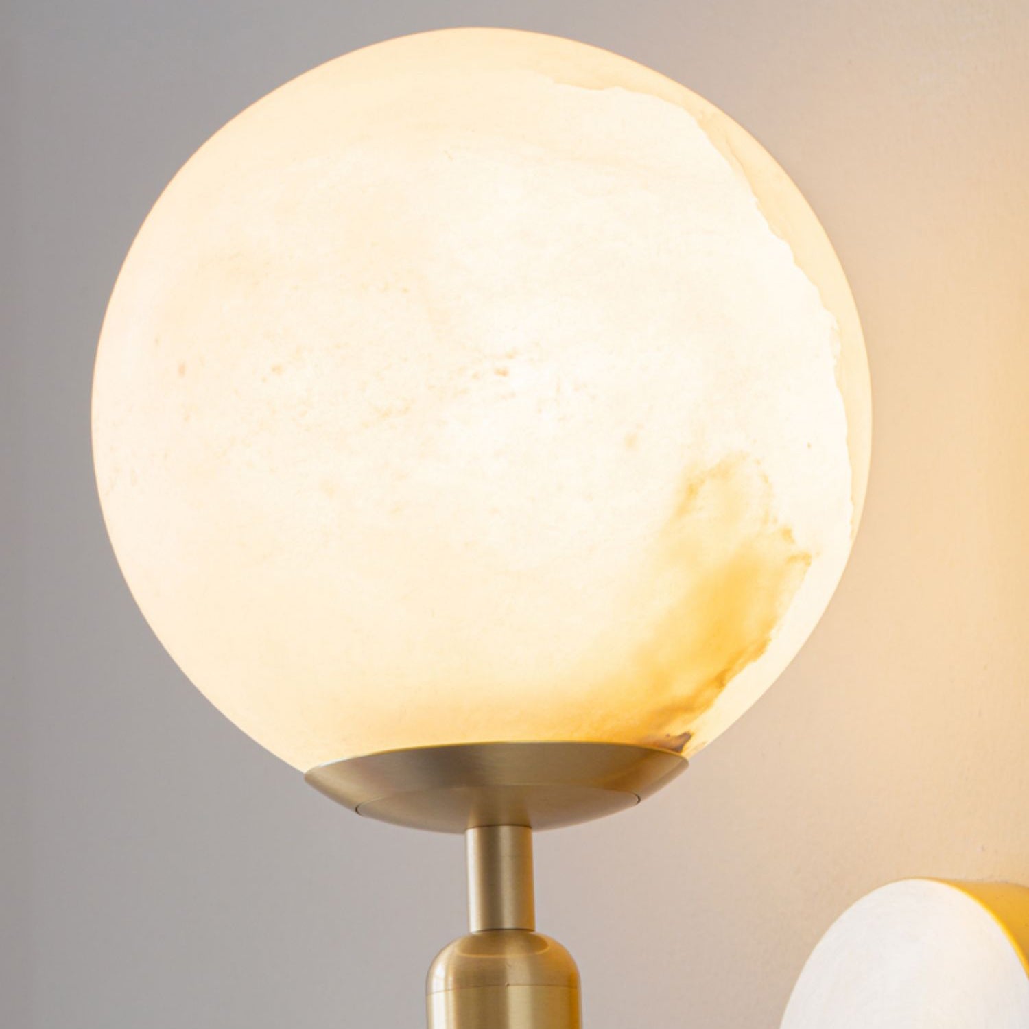 Orlaeila Modern Minimalist Brass Alabaster Wall Lamp - Letslighting
