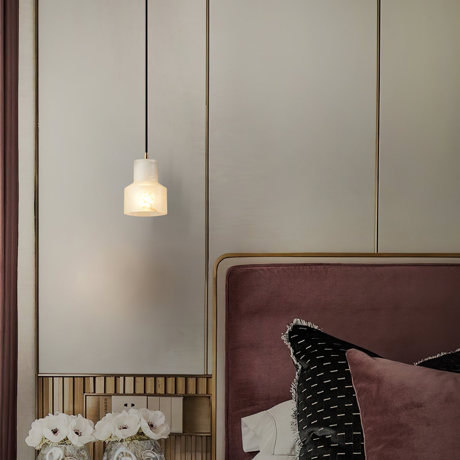 Ritta Alabaster Pendant Light Brass Luxurious