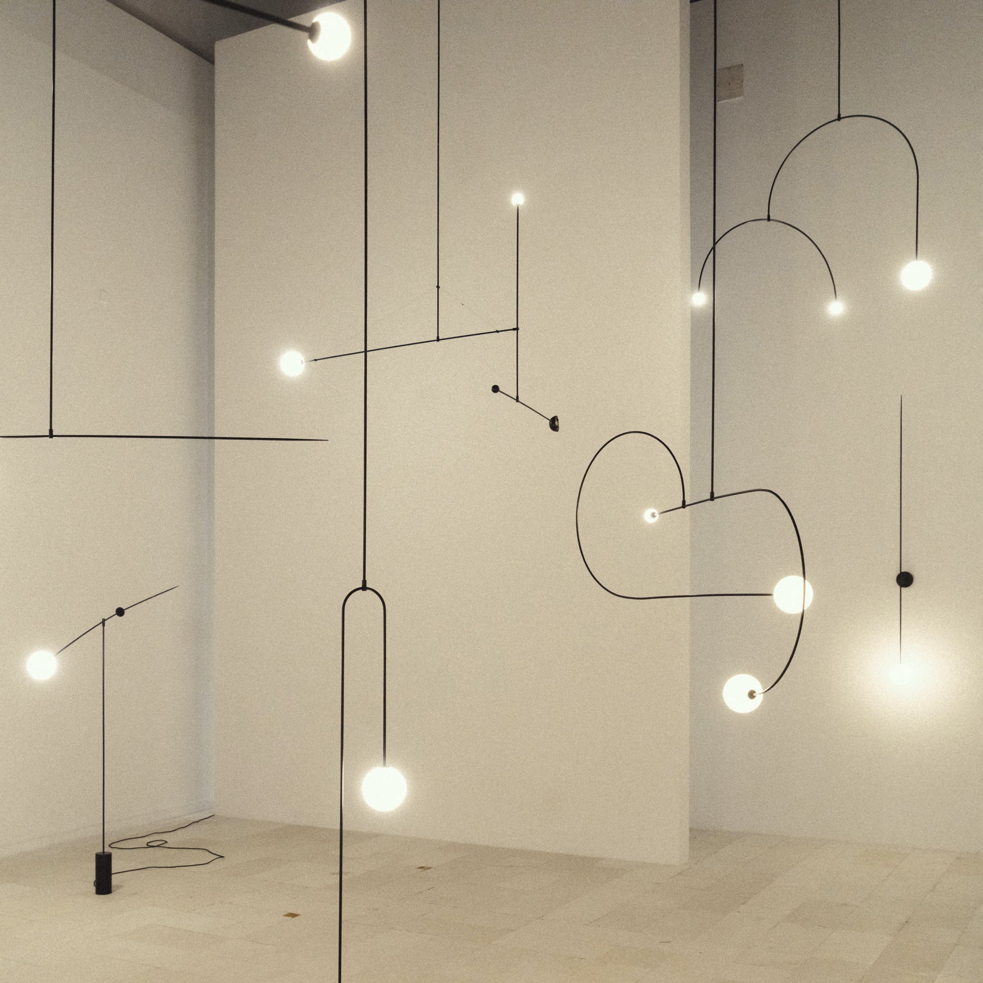 Lustra Kronleuchter Mobile Schwarz Minimalistisch-Letslighting