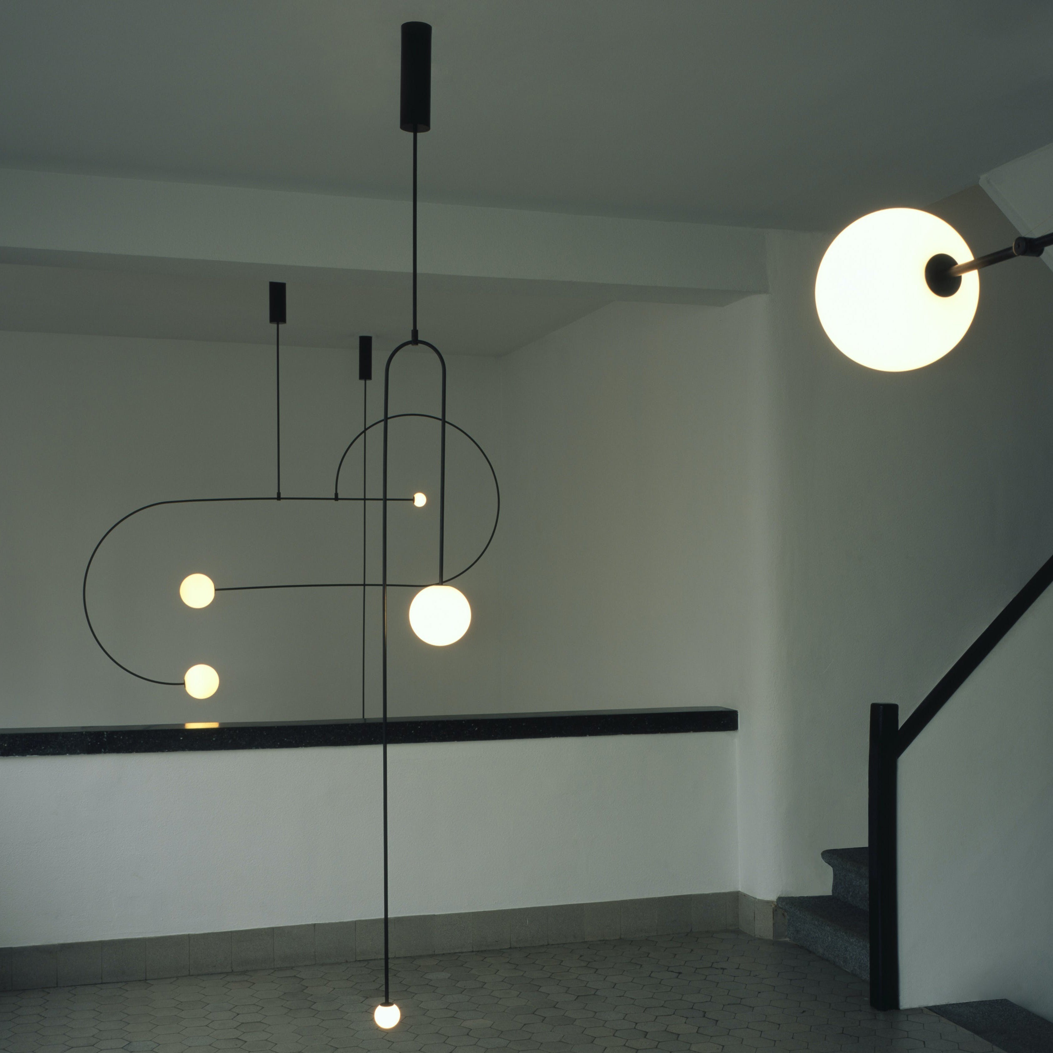 Lustra Kronleuchter Mobile Schwarz Minimalistisch-Letslighting