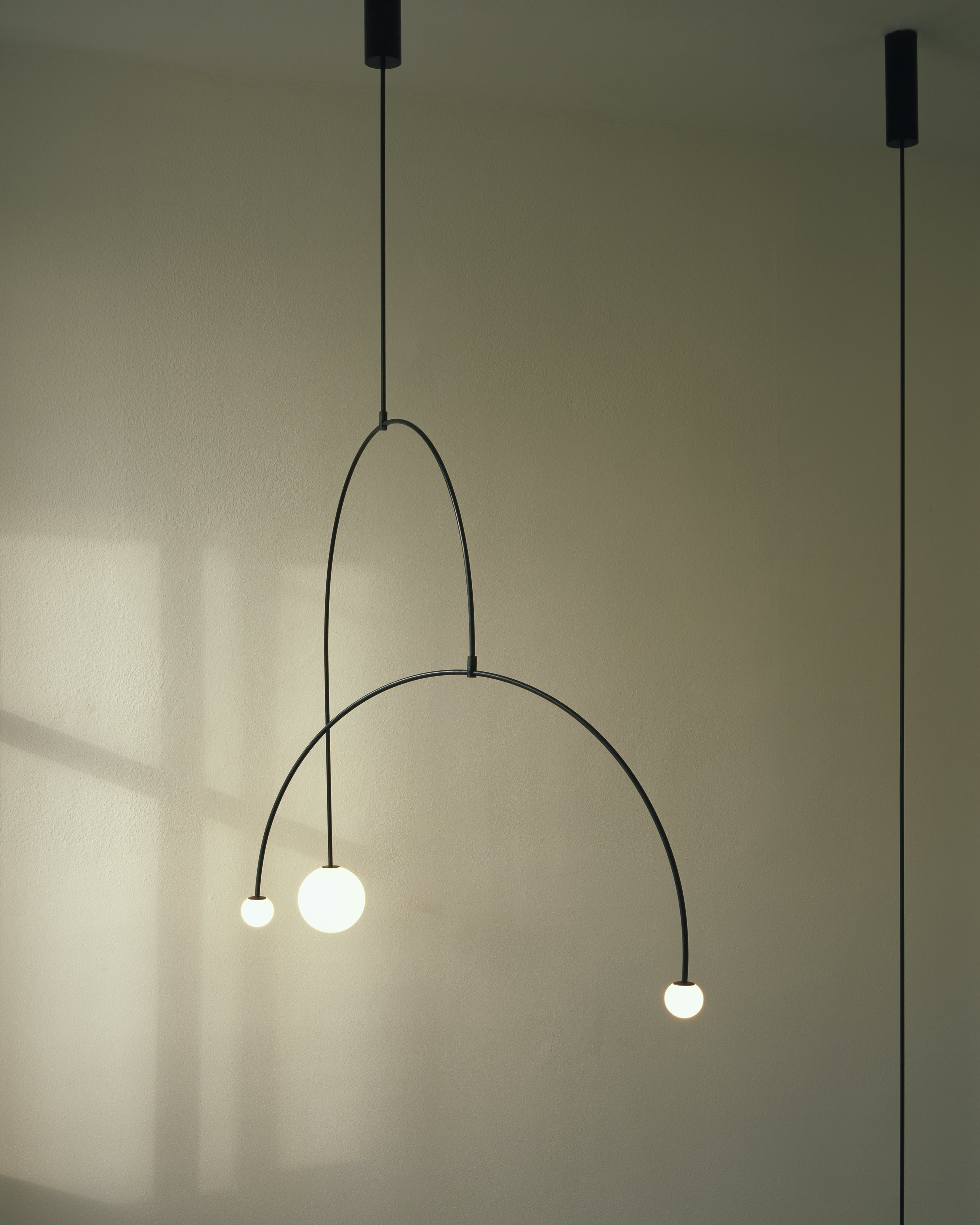 Lustra Kronleuchter Mobile Schwarz Minimalistisch-Letslighting