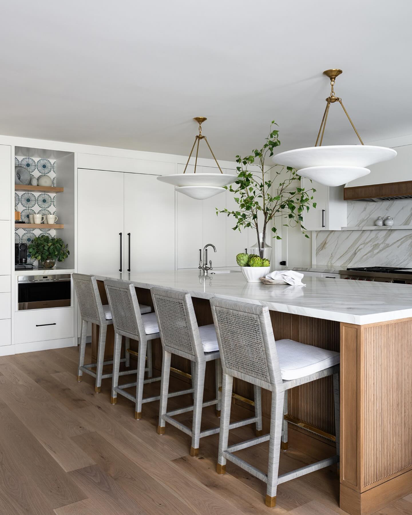 Avinisra Eleganter Moderner Messing-Kronleuchter-Letslighting