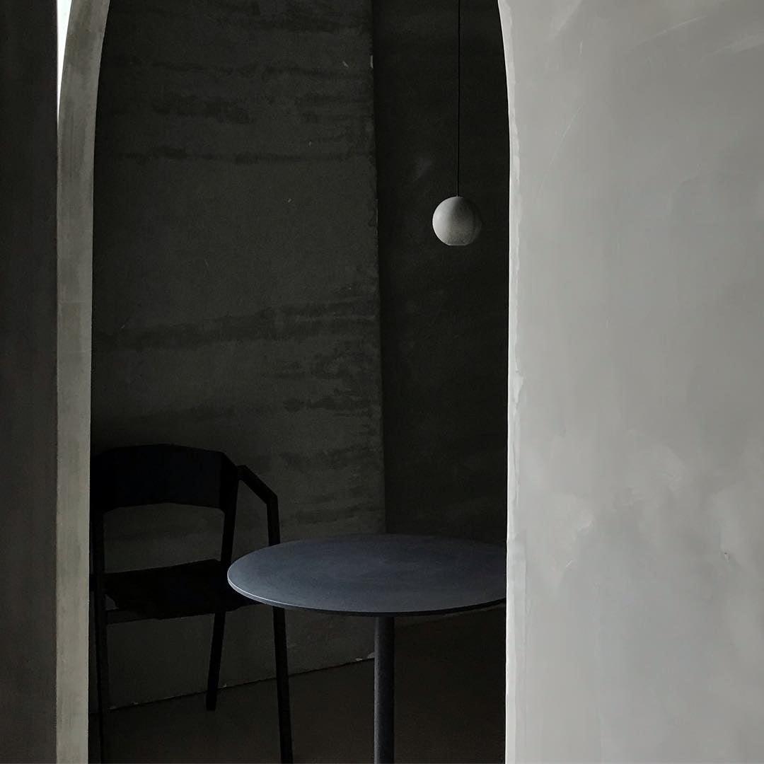 Moon Concrete Pendant Lamp - Blowlighting