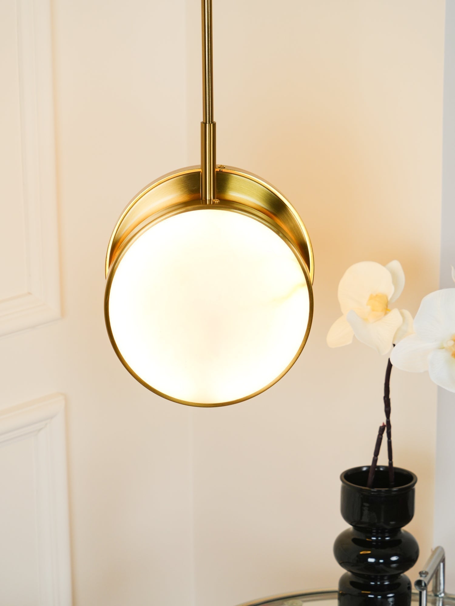 Synoryra Dual Disc Alabaster Pendant Light - Neutralighting