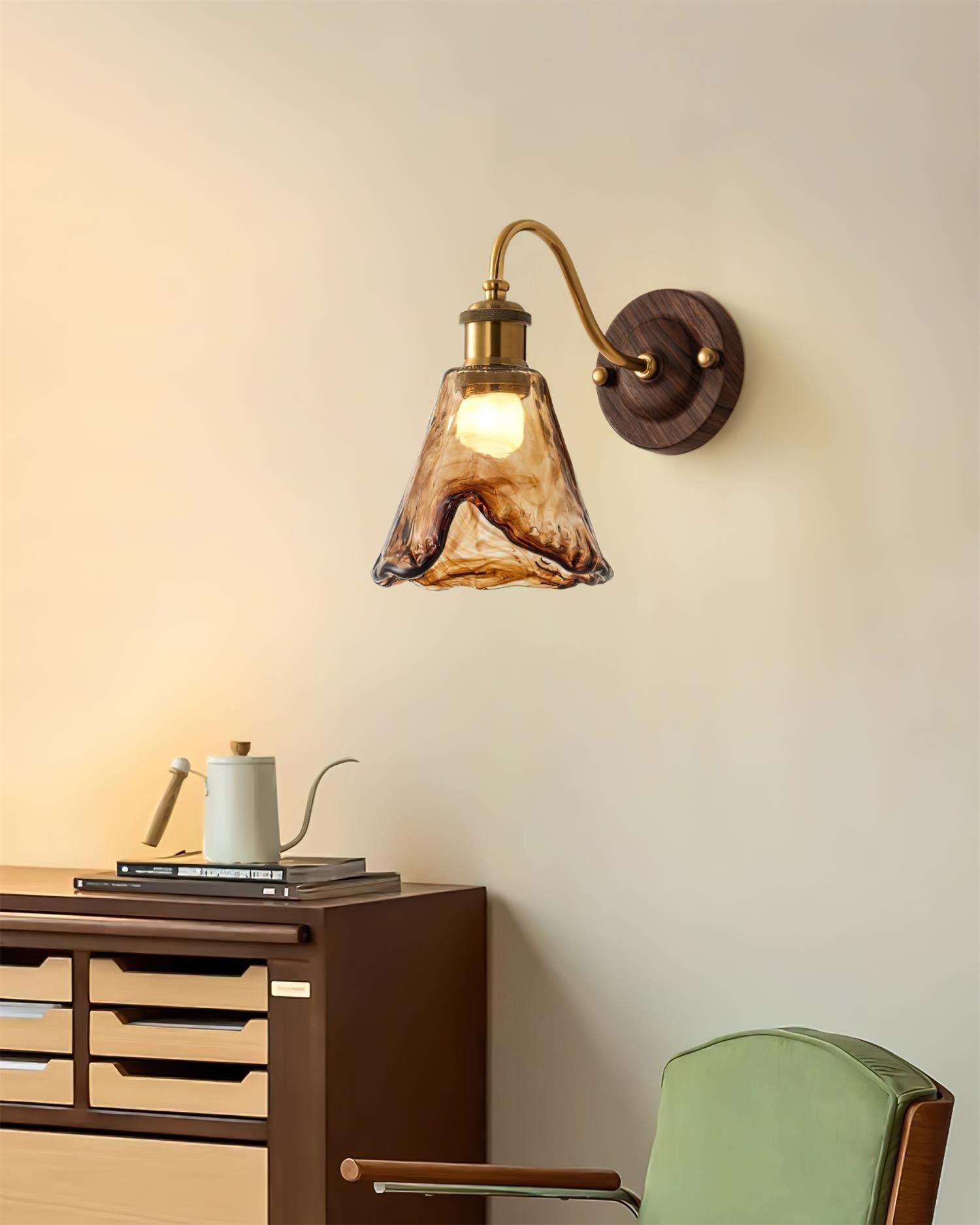 Wandleuchte Bernstein Glas Schirm Walnuss Gold Vintage Modern Wandleuchte-Letslighting