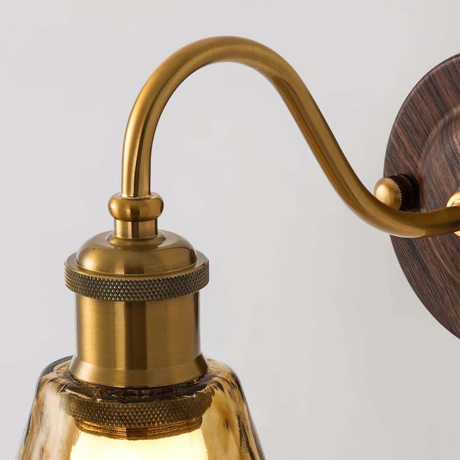 Wandleuchte Bernstein Glas Schirm Walnuss Gold Vintage Modern Wandleuchte-Letslighting